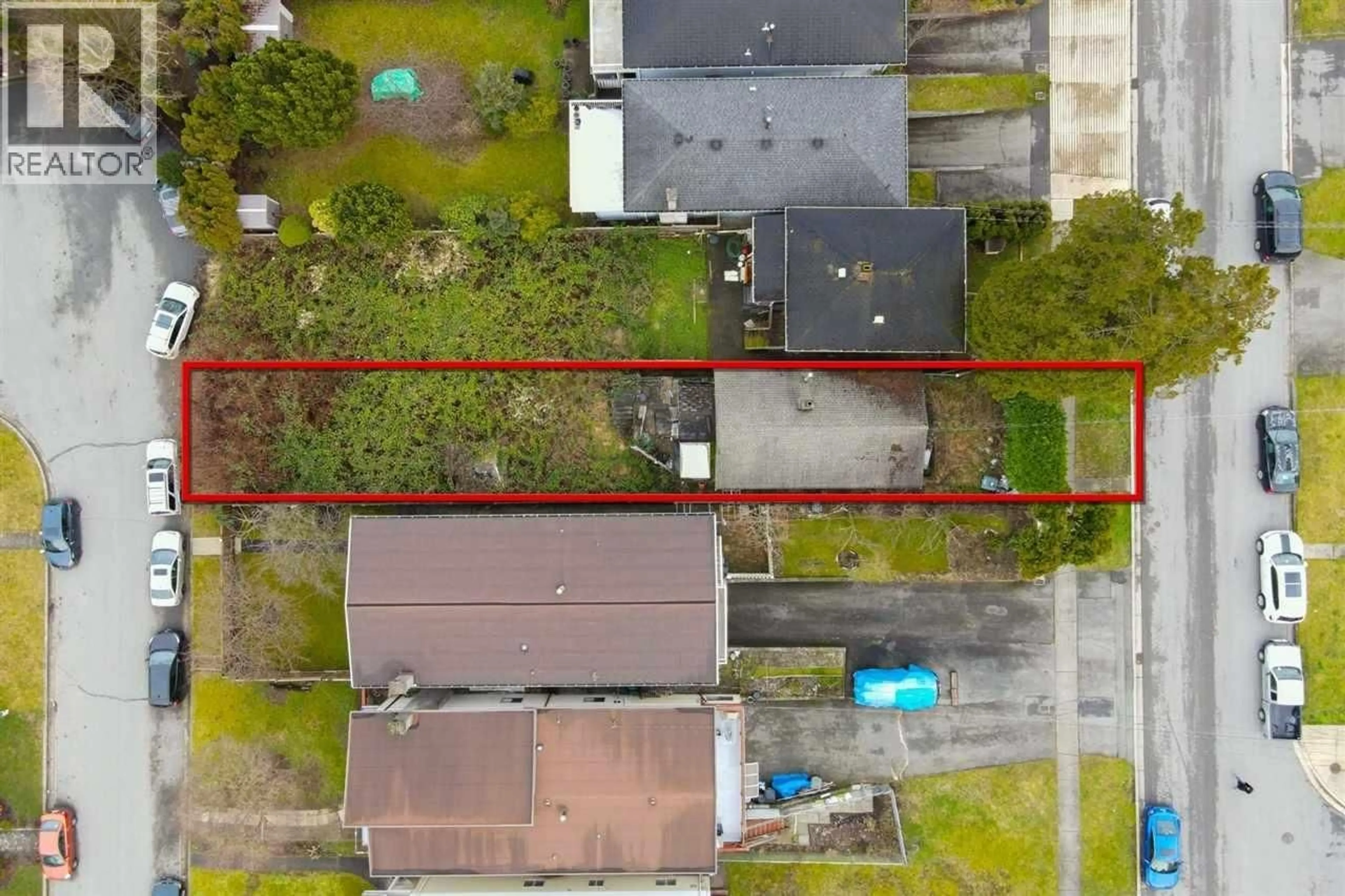 A pic from outside/outdoor area/front of a property/back of a property/a pic from drone, street for 4811 MAITLAND STREET, Burnaby British Columbia V5H1N1