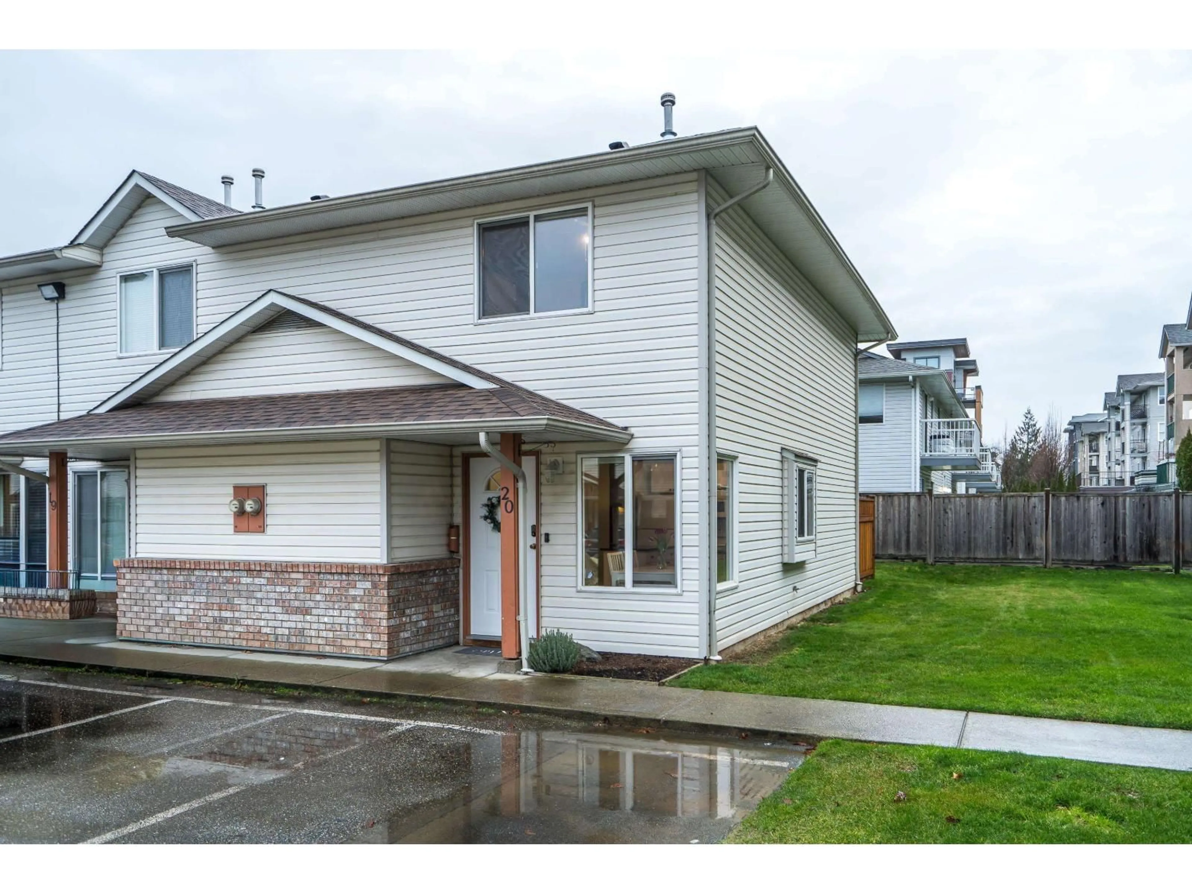 Home with vinyl exterior material, street for 20 - 9206 CORBOULD STREET, Chilliwack British Columbia V2P4A5
