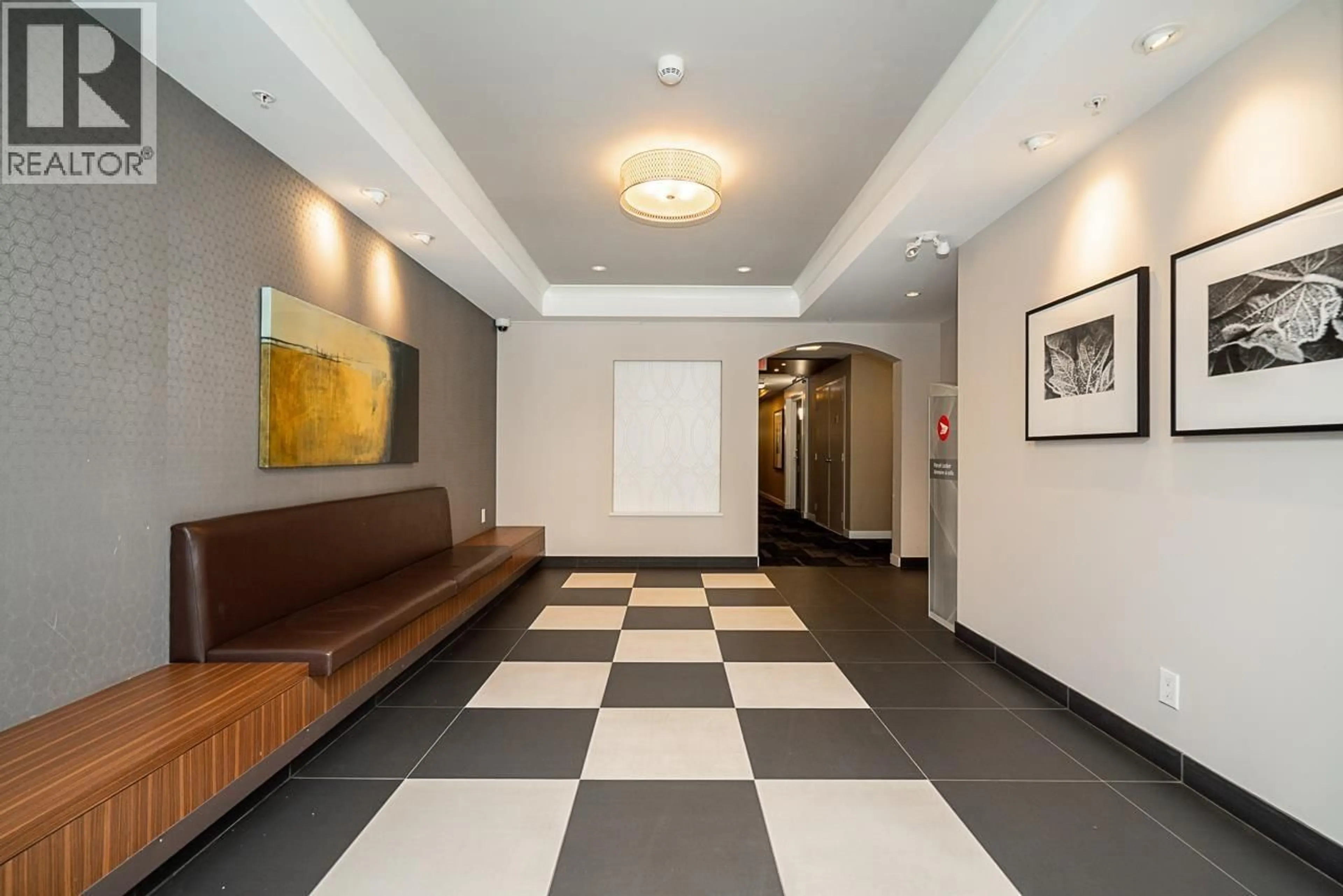 Lobby for 313 - 553 FOSTER AVENUE, Coquitlam British Columbia V3J0B5