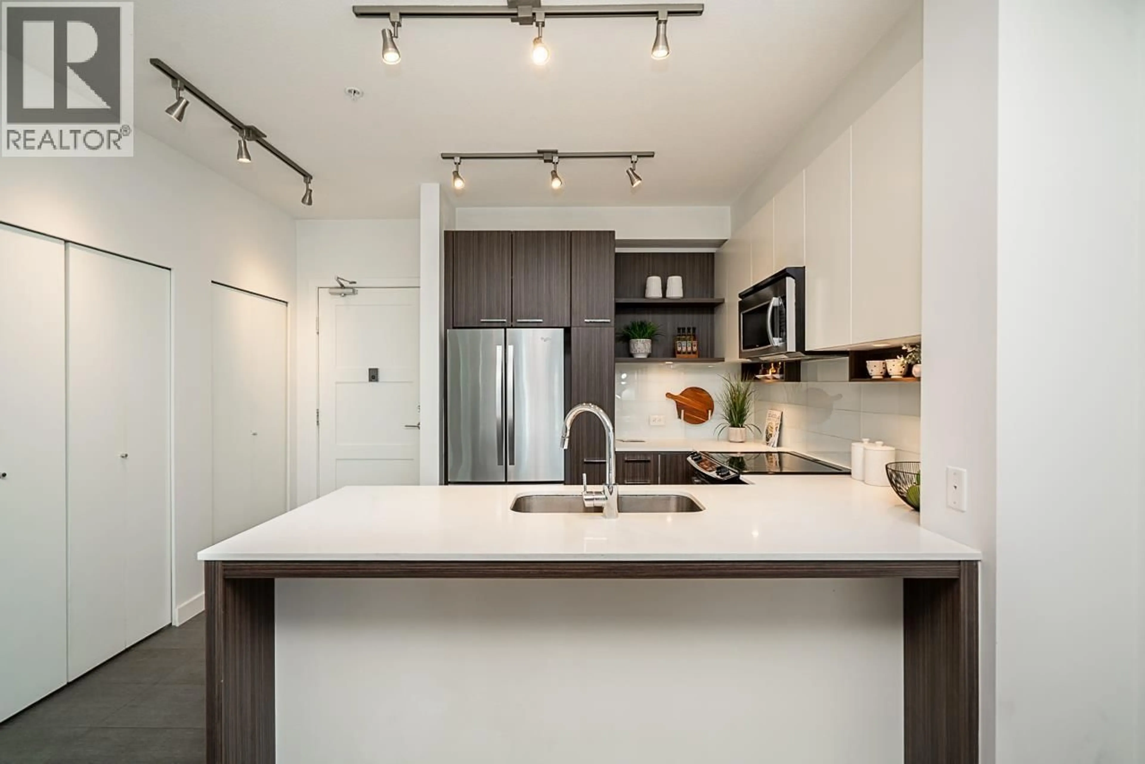 Open concept kitchen, unknown for 313 - 553 FOSTER AVENUE, Coquitlam British Columbia V3J0B5