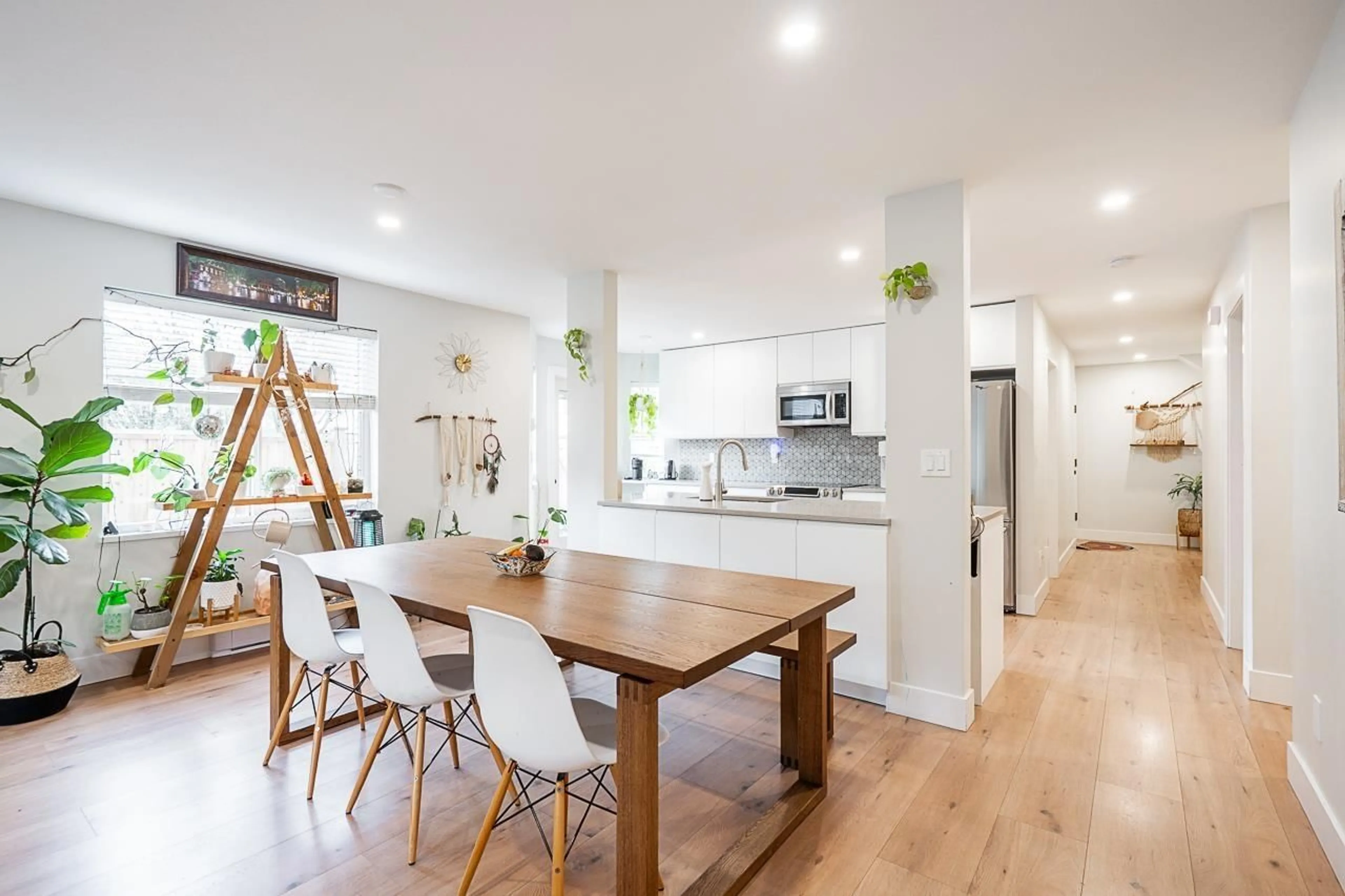 Open concept kitchen, wood/laminate floor for 19 - 8338 158 STREET, Surrey British Columbia V4N0R3