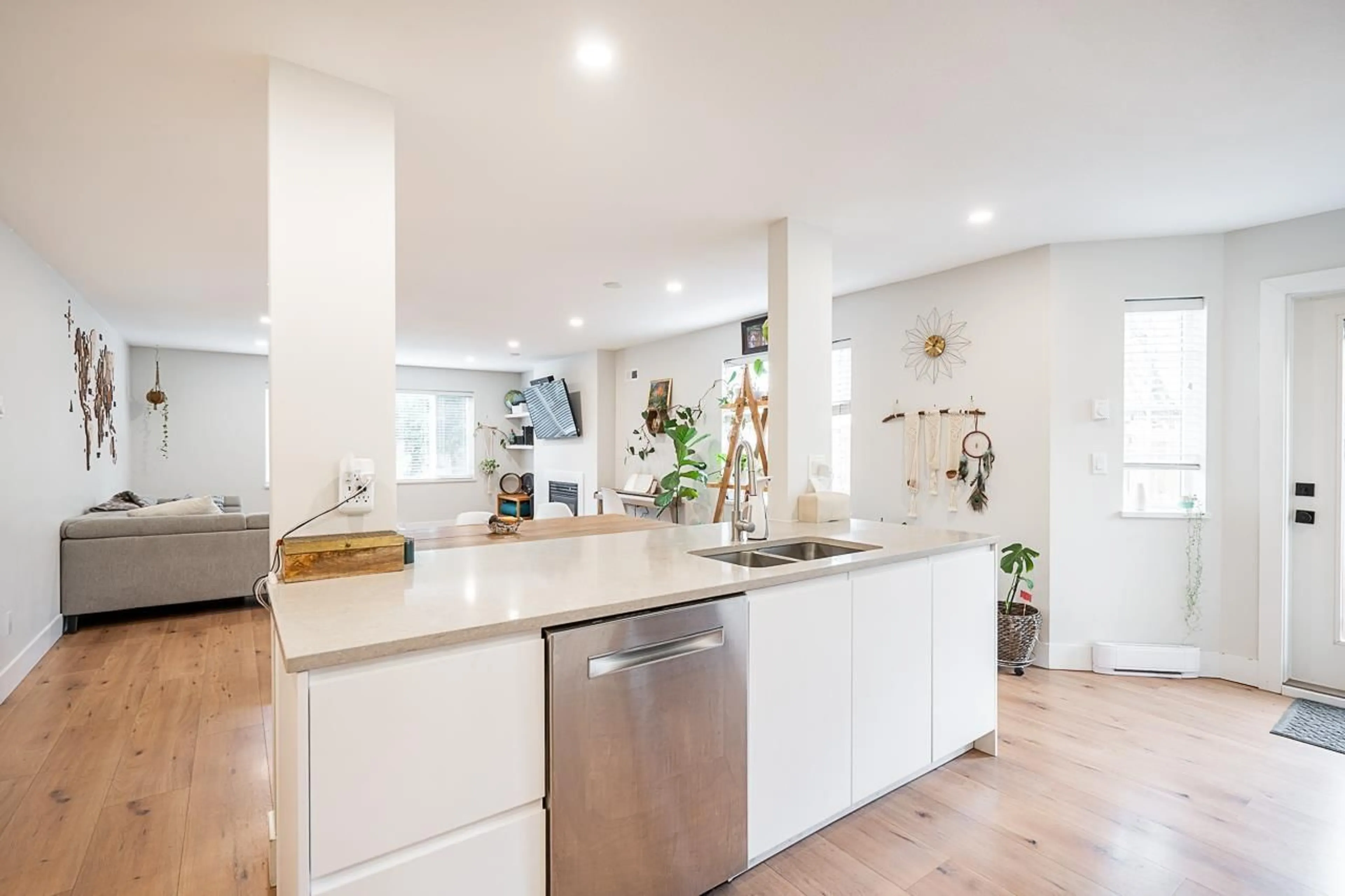 Open concept kitchen, unknown for 19 - 8338 158 STREET, Surrey British Columbia V4N0R3