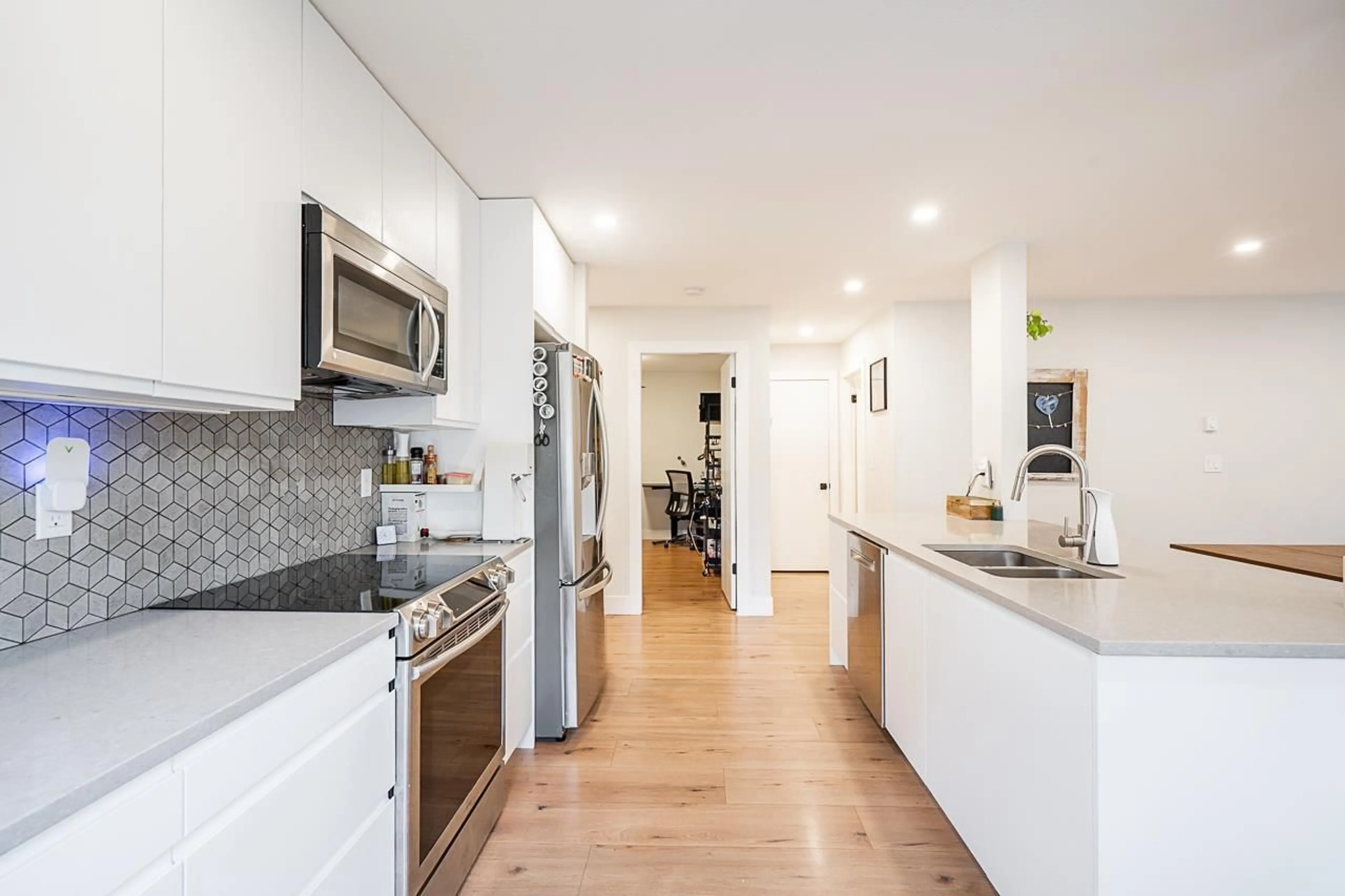 Open concept kitchen, unknown for 19 - 8338 158 STREET, Surrey British Columbia V4N0R3