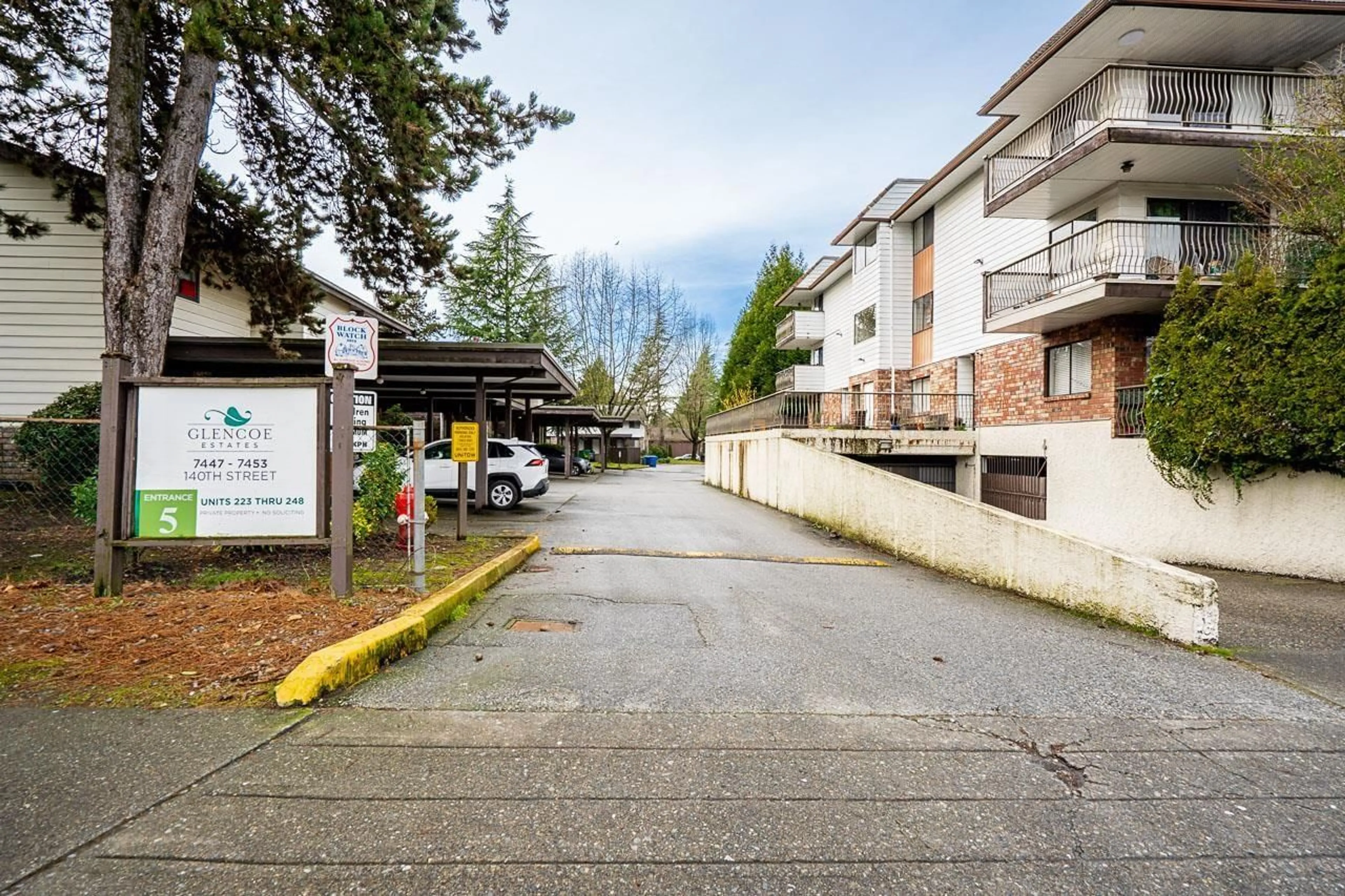 Parking for 239 - 7447 140 STREET, Surrey British Columbia V3W6G5
