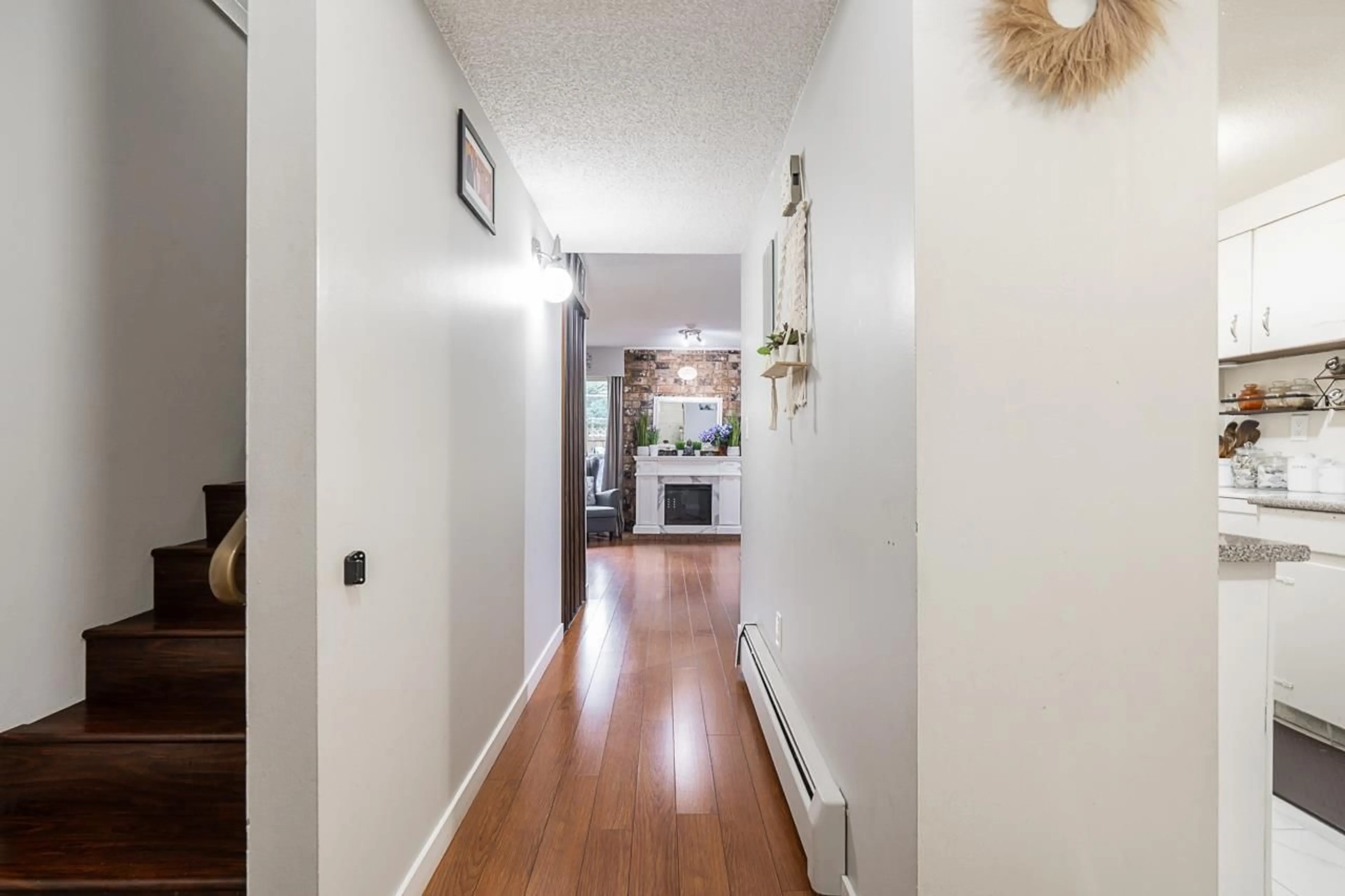 Indoor entryway for 239 - 7447 140 STREET, Surrey British Columbia V3W6G5