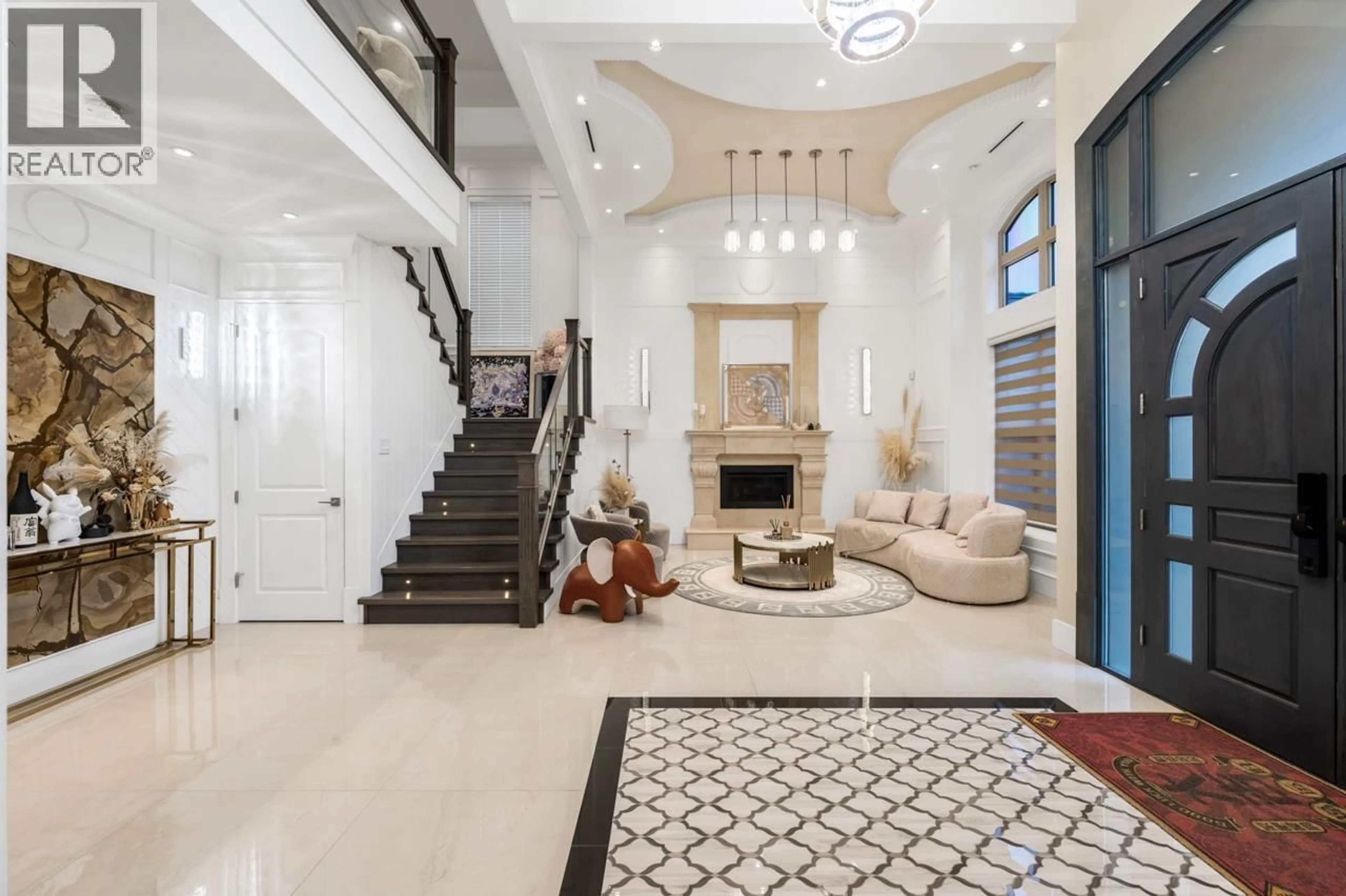 Indoor foyer for 5271 COLBECK ROAD, Richmond British Columbia V7C3E6