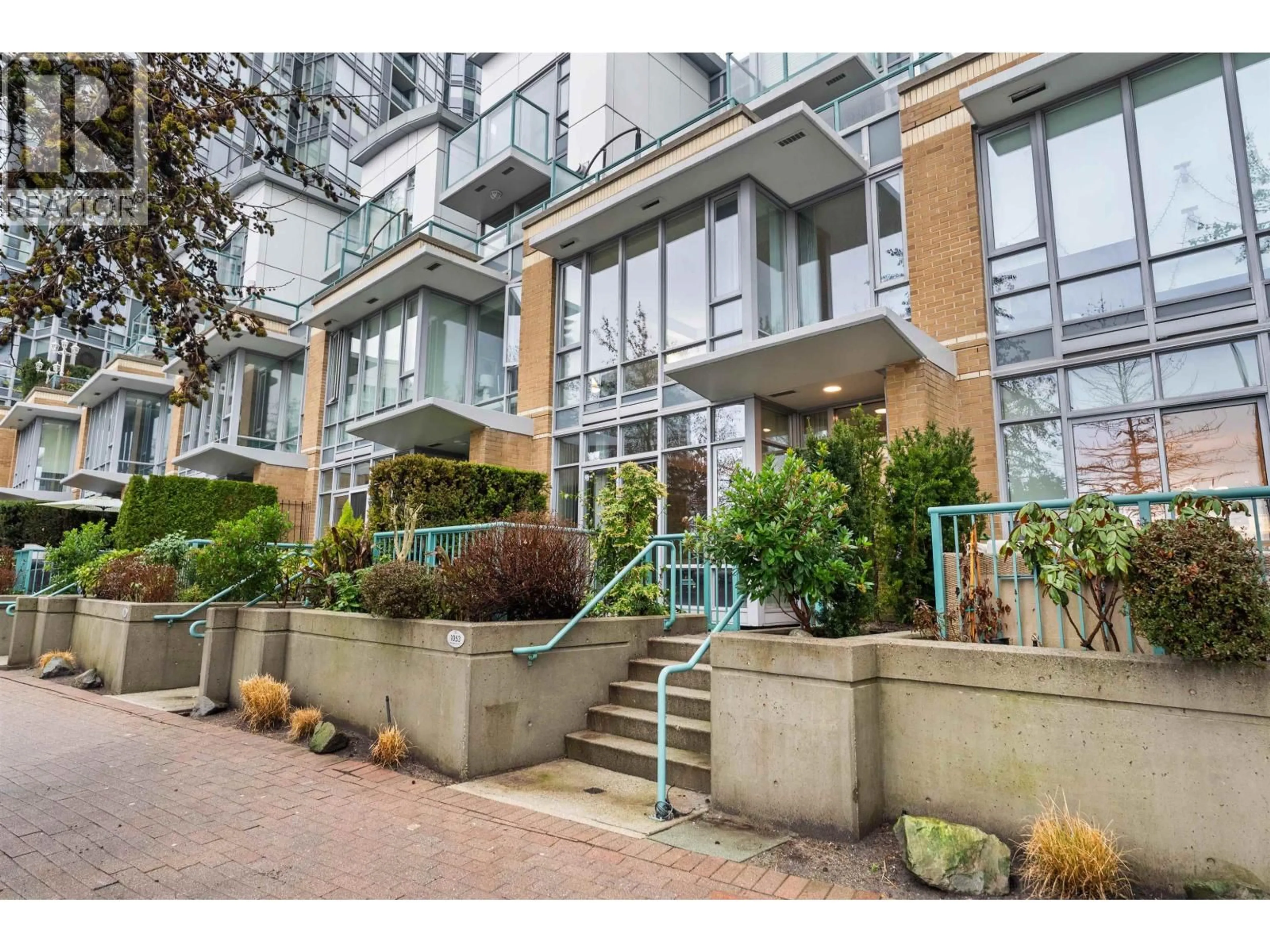 Unknown for 1053 MARINASIDE CRESCENT, Vancouver British Columbia V6Z3A5