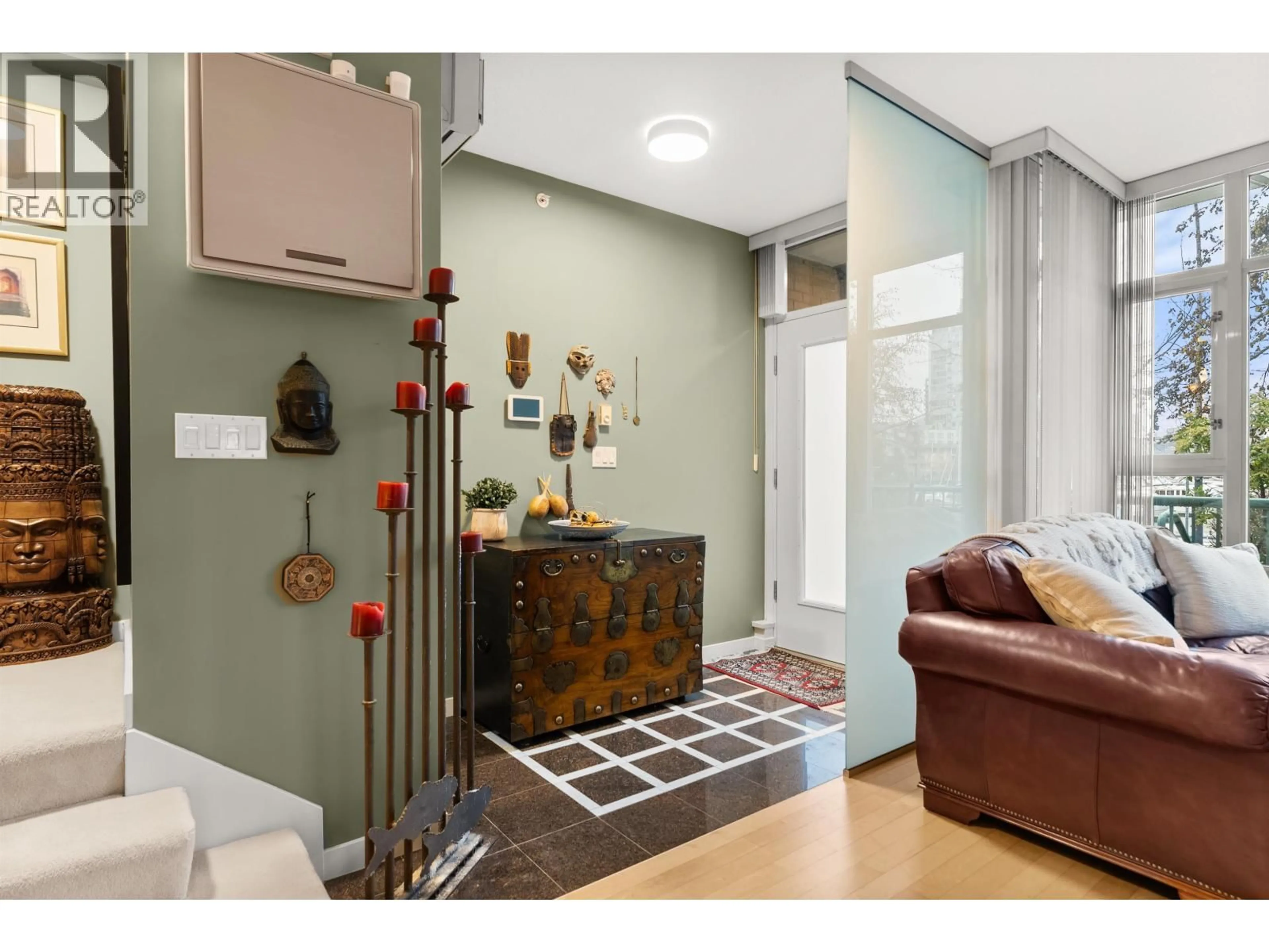 Indoor entryway for 1053 MARINASIDE CRESCENT, Vancouver British Columbia V6Z3A5