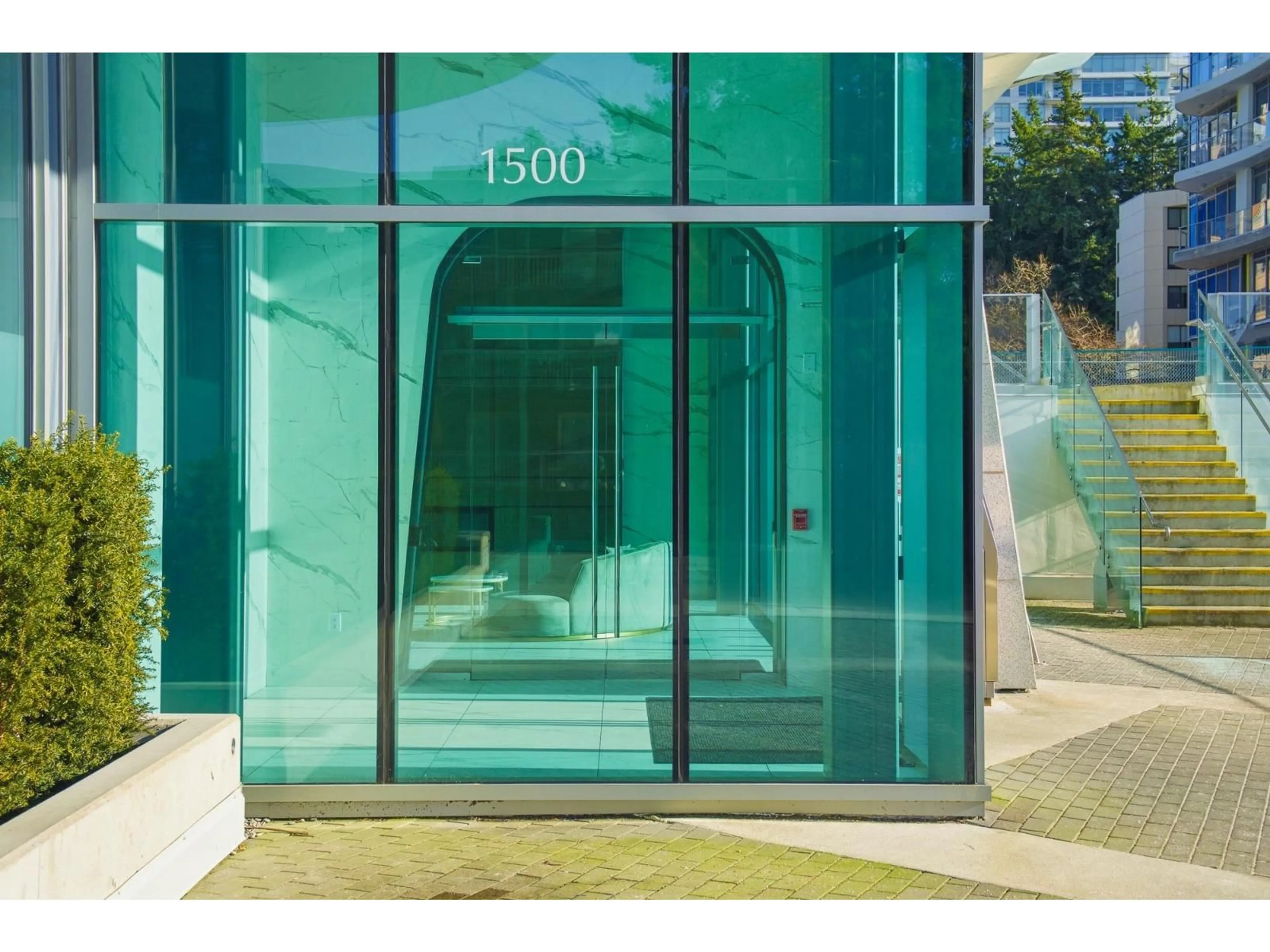 Indoor foyer for 602 - 1500 MARTIN STREET, White Rock British Columbia V4B0C2