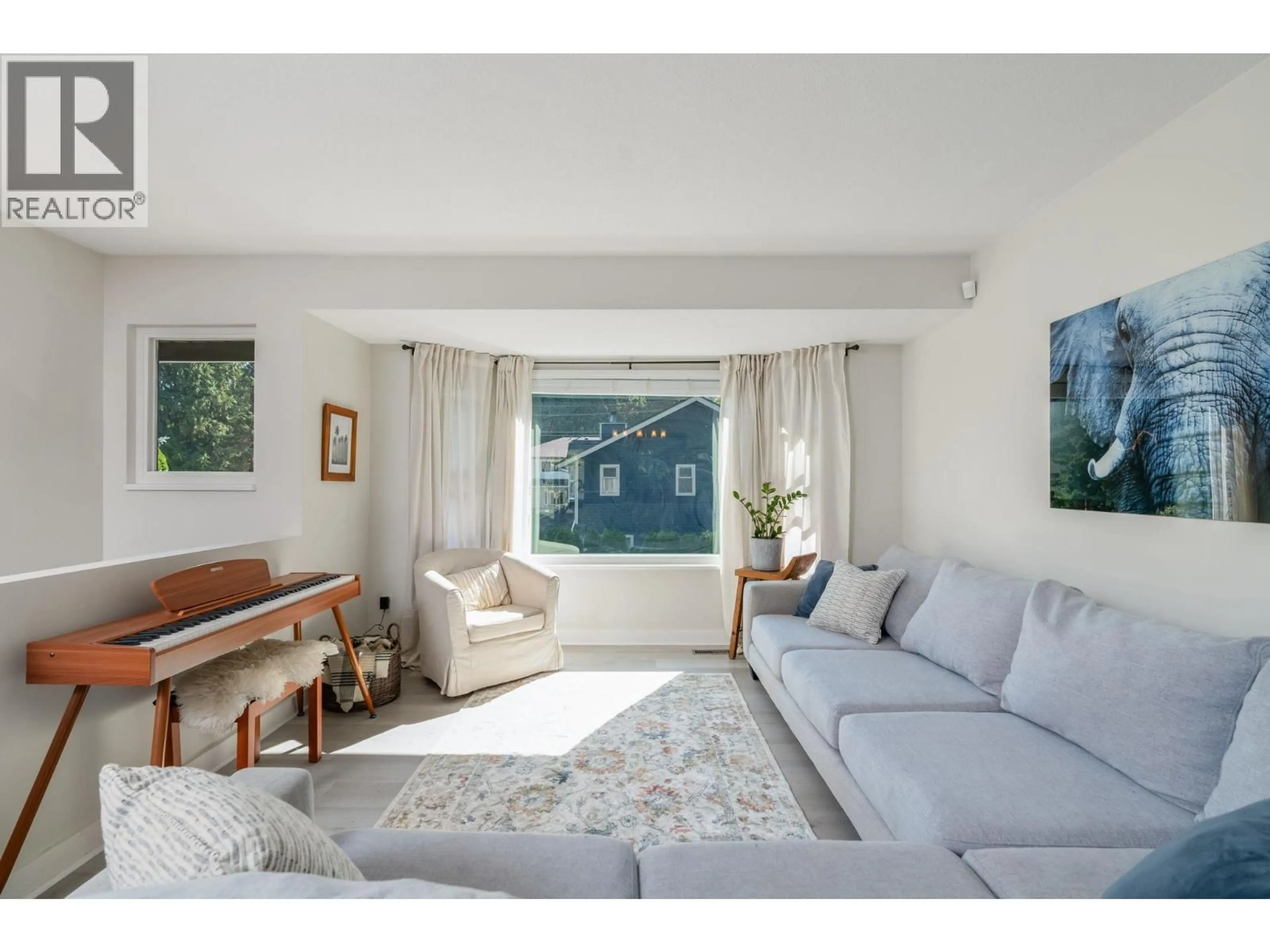 Living room with furniture, unknown for 625 SEYMOUR COURT, North Vancouver British Columbia V7J3S7