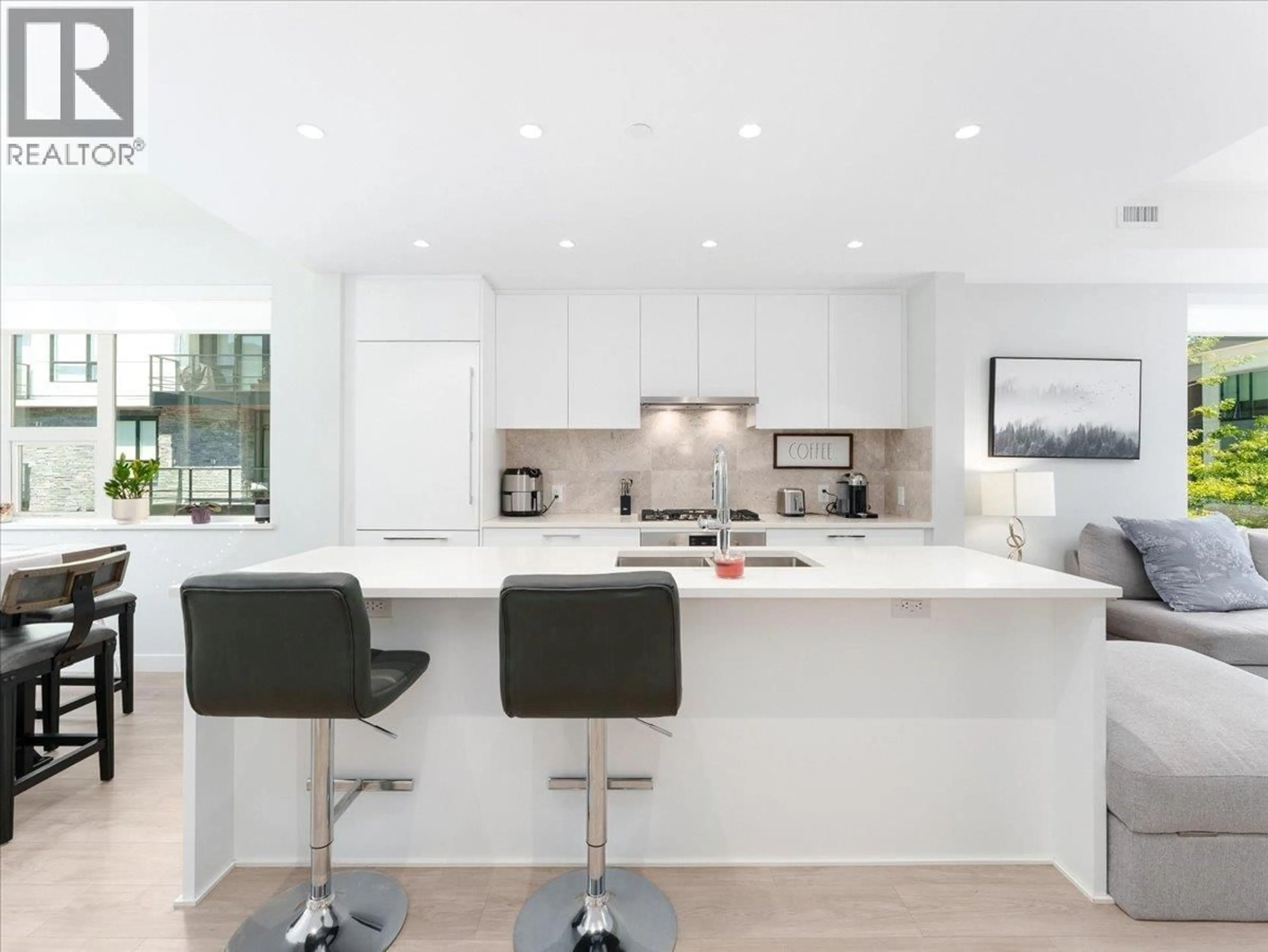 Contemporary kitchen, unknown for 13 - 2728 ACADIA ROAD, Vancouver British Columbia V6T0E6