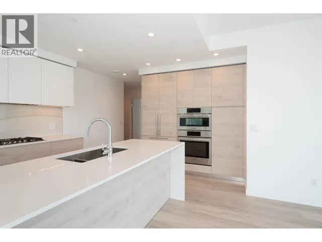 4004 - 680 QUAYSIDE DRIVE, New Westminster 4