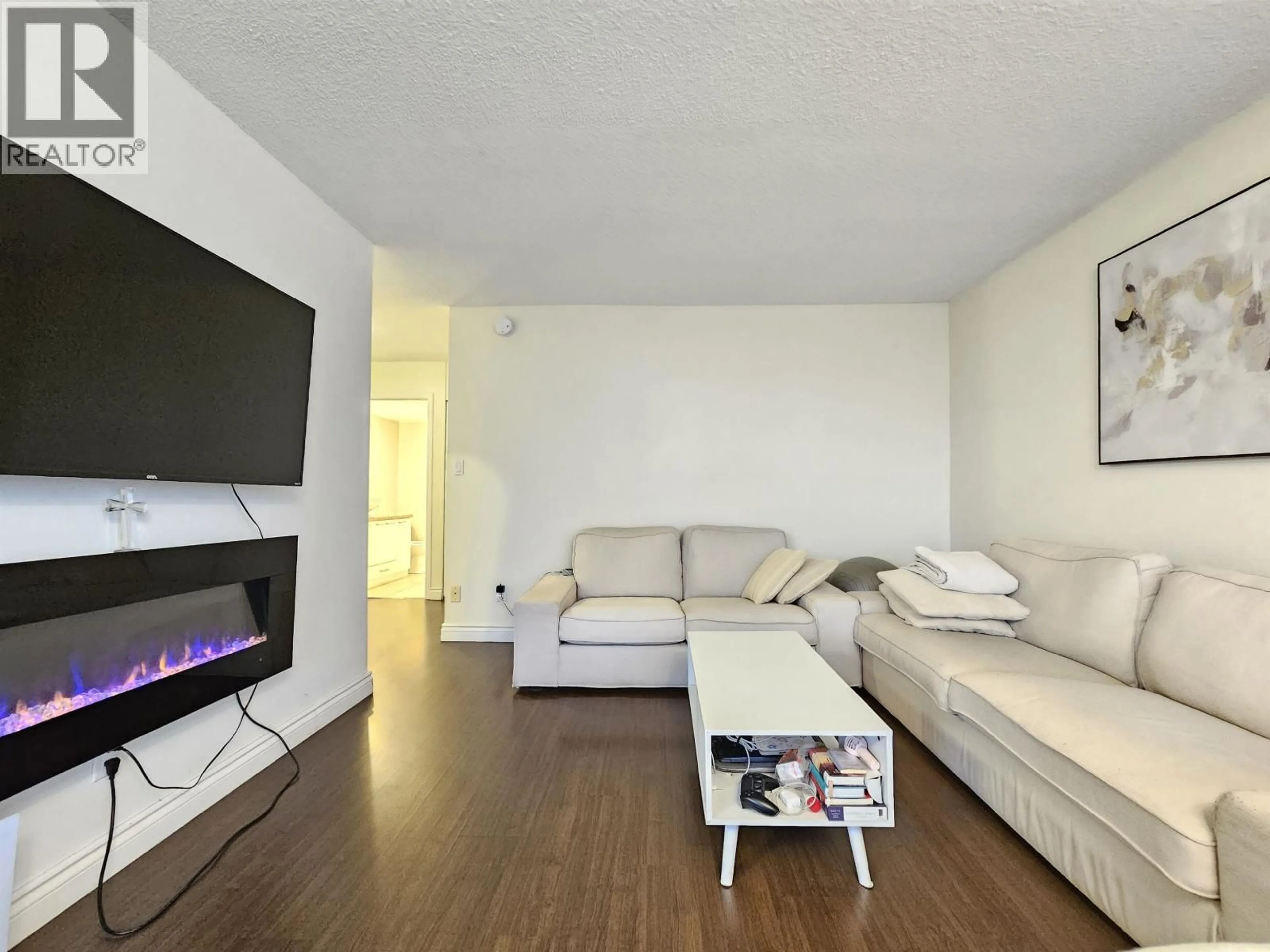 Living room with furniture, wood/laminate floor for 501 - 740 HAMILTON STREET, New Westminster British Columbia V3M5T7