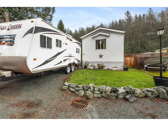18 - 3942 COLUMBIA VALLEY ROAD, Cultus Lake 2