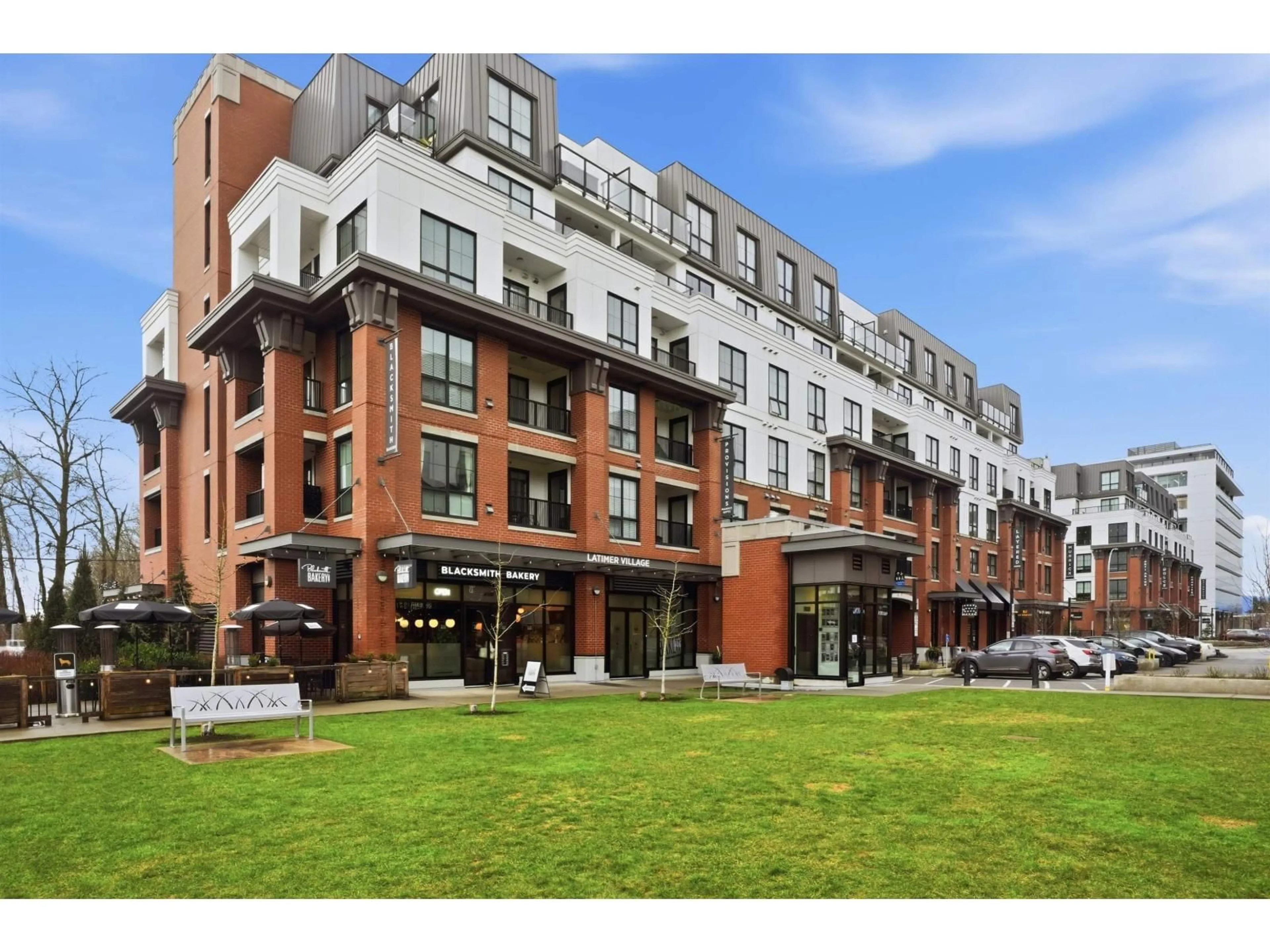 Patio, building for A410 - 20018 83A AVENUE, Langley British Columbia V2Y3P2