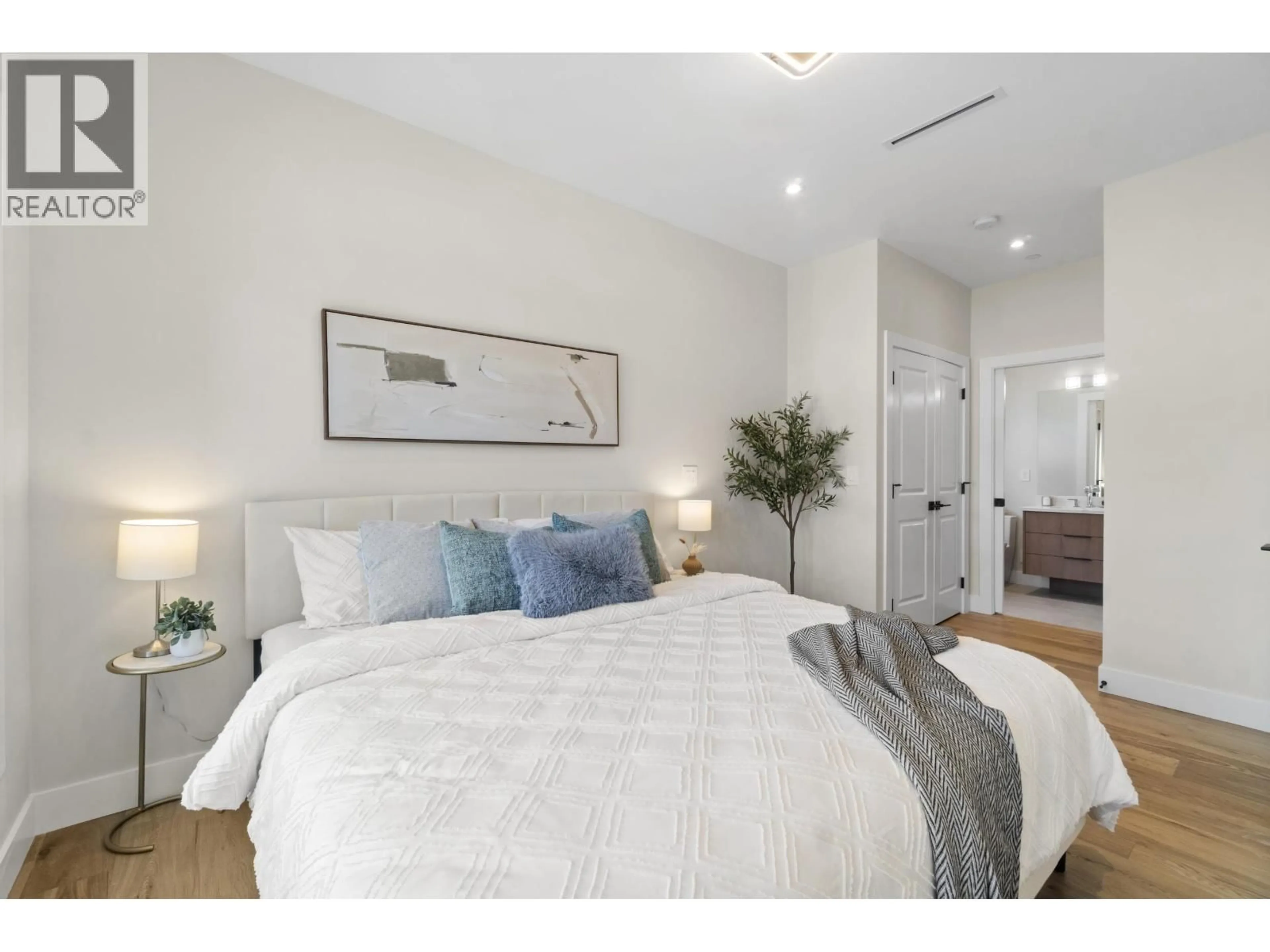 Bedroom with bed, unknown for 40 46TH AVENUE, Vancouver British Columbia V5W1Z1