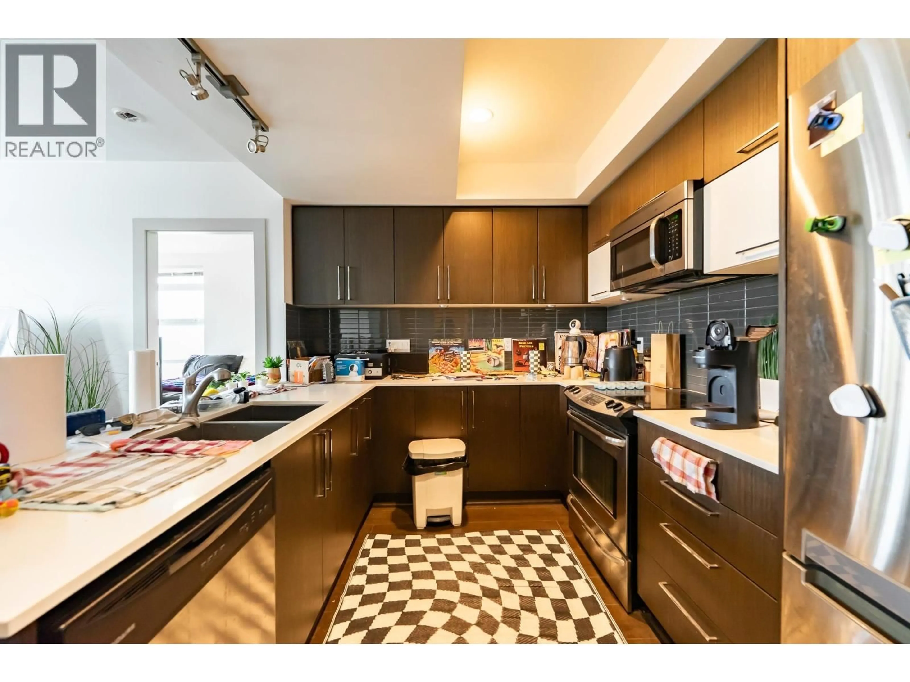 Standard kitchen, wood/laminate floor for 400 - 10020 DUNOON DRIVE, Richmond British Columbia V7A0A7