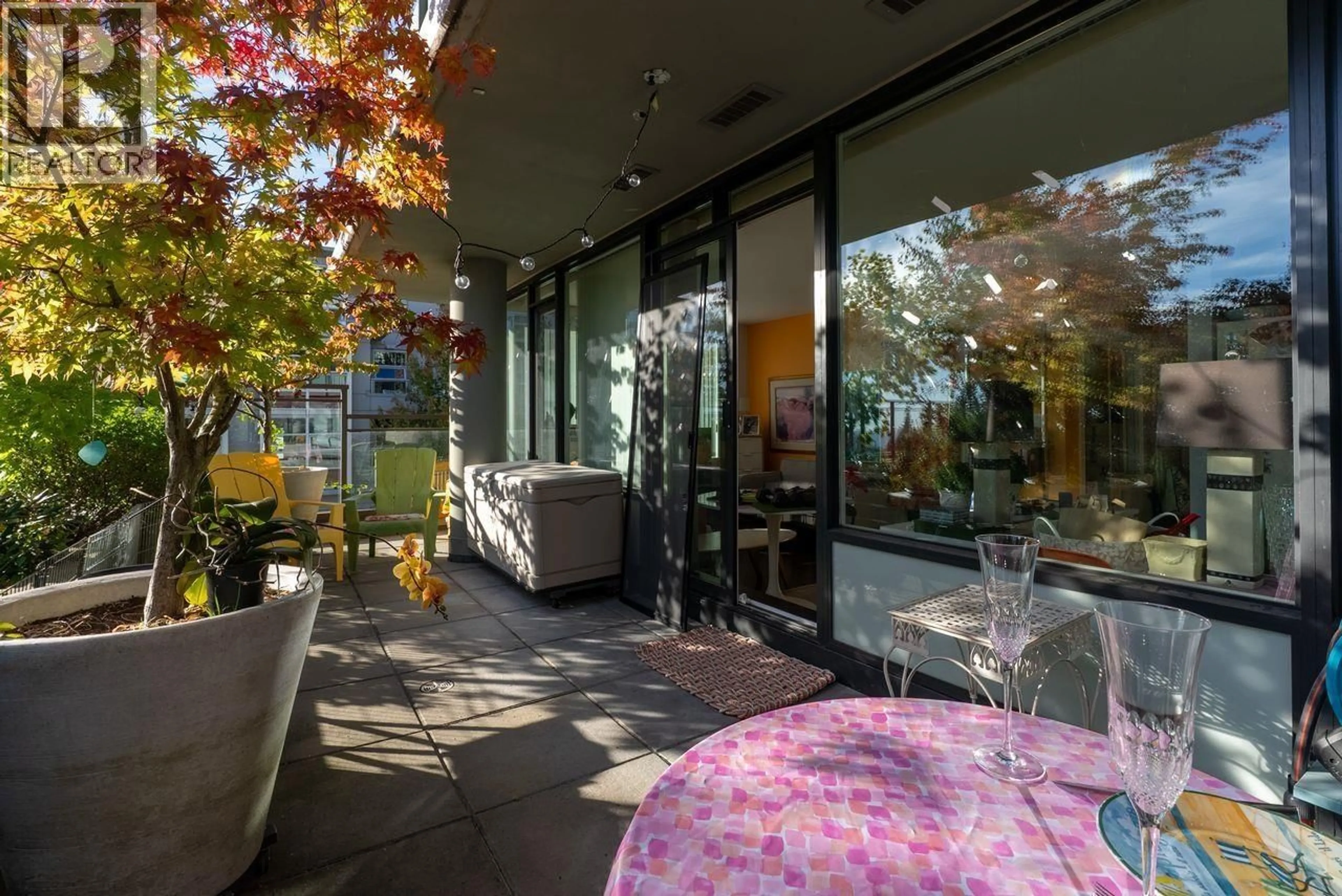 Patio, street for 409 - 9009 CORNERSTONE MEWS, Burnaby British Columbia V5A0B9