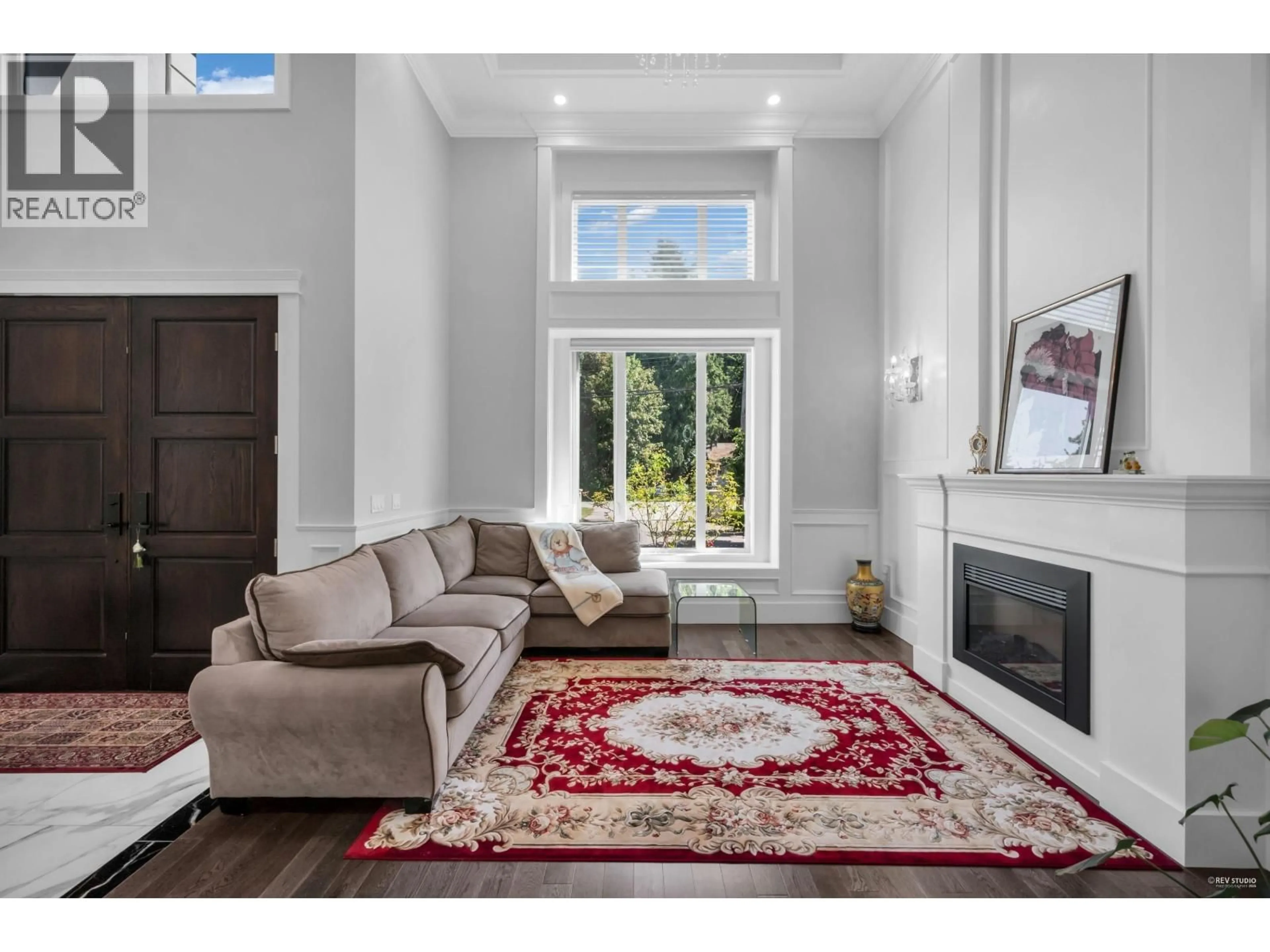 Living room with furniture, unknown for 8351 LESLIE ROAD, Richmond British Columbia V6X1E4