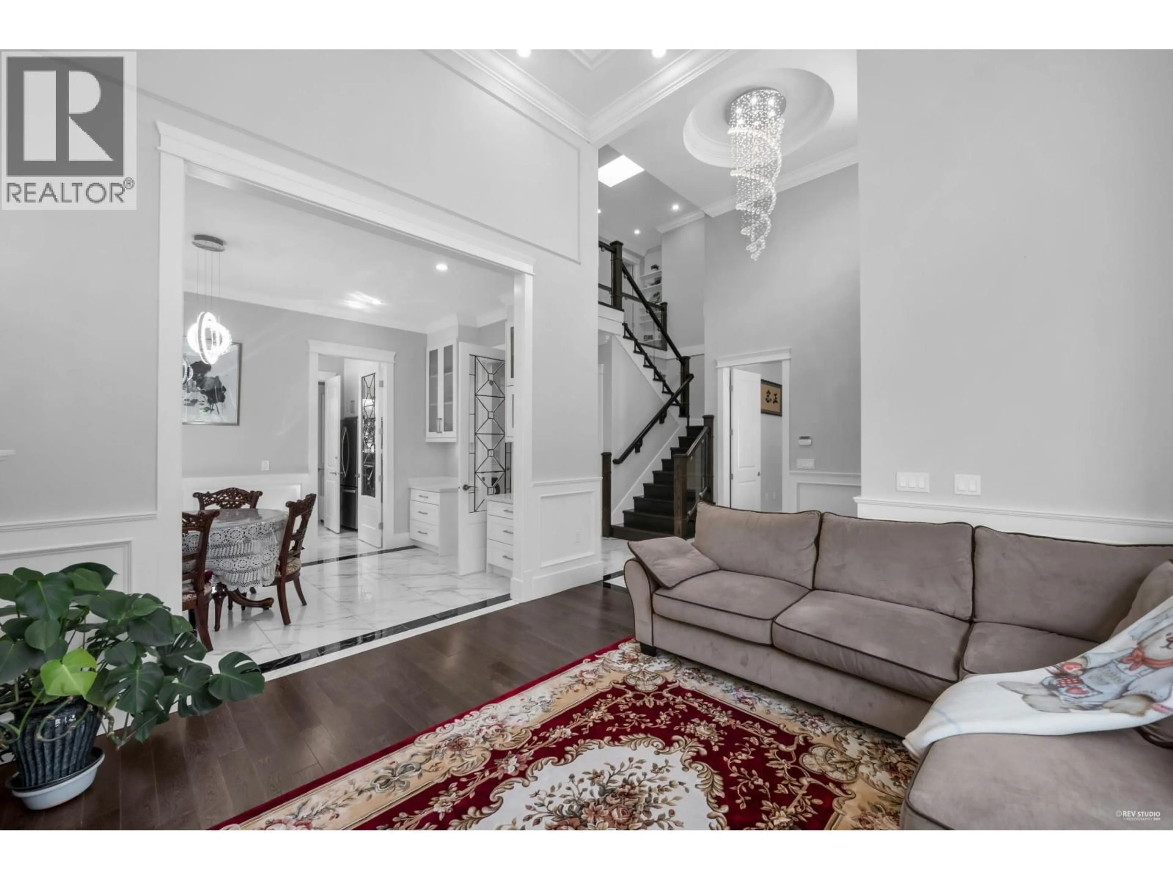 Indoor entryway for 8351 LESLIE ROAD, Richmond British Columbia V6X1E4