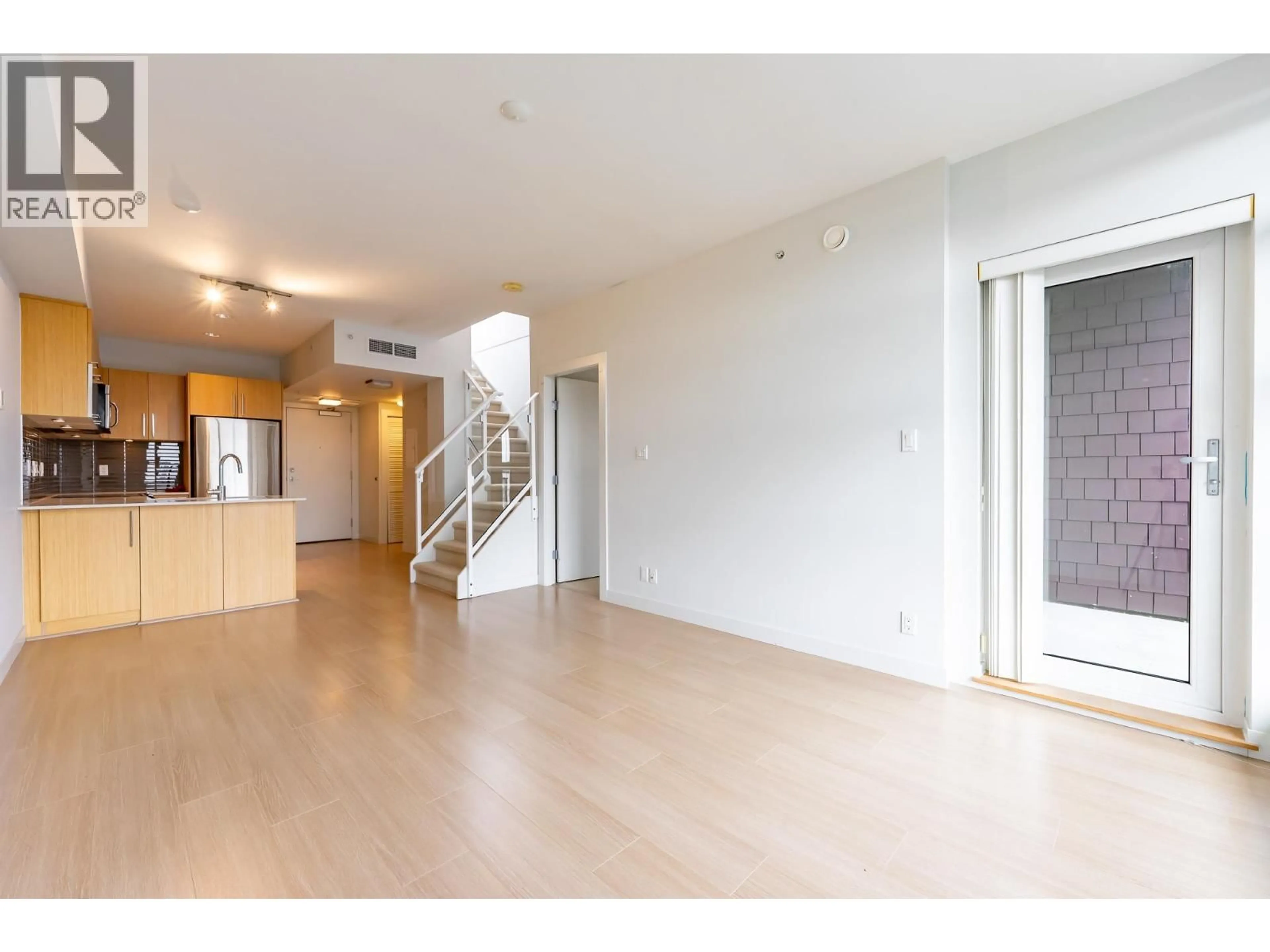 Indoor foyer for 512 - 10020 DUNOON DRIVE, Richmond British Columbia V7A0A7