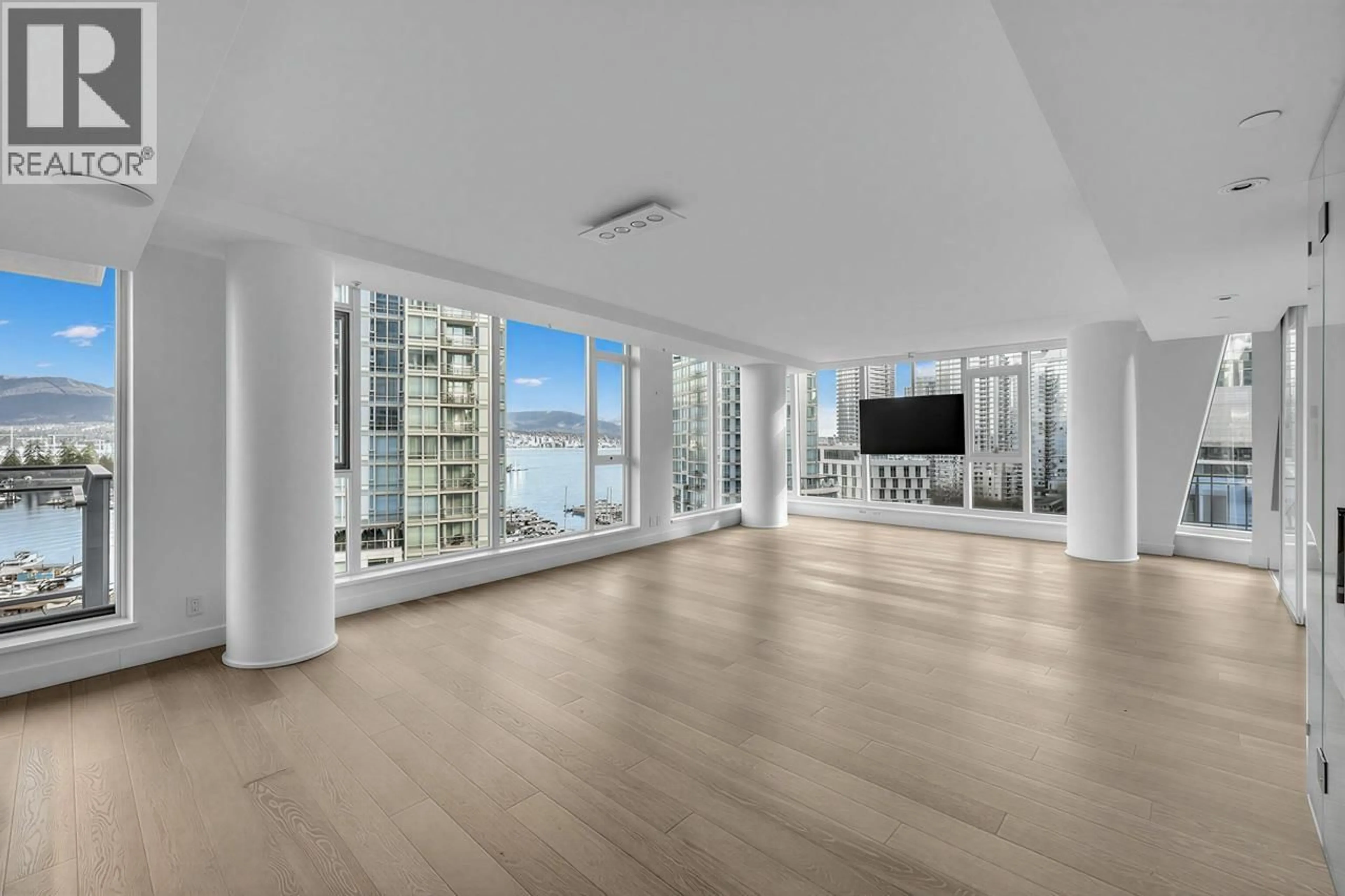 Indoor foyer for 1202 - 1499 PENDER STREET, Vancouver British Columbia V6G0A7