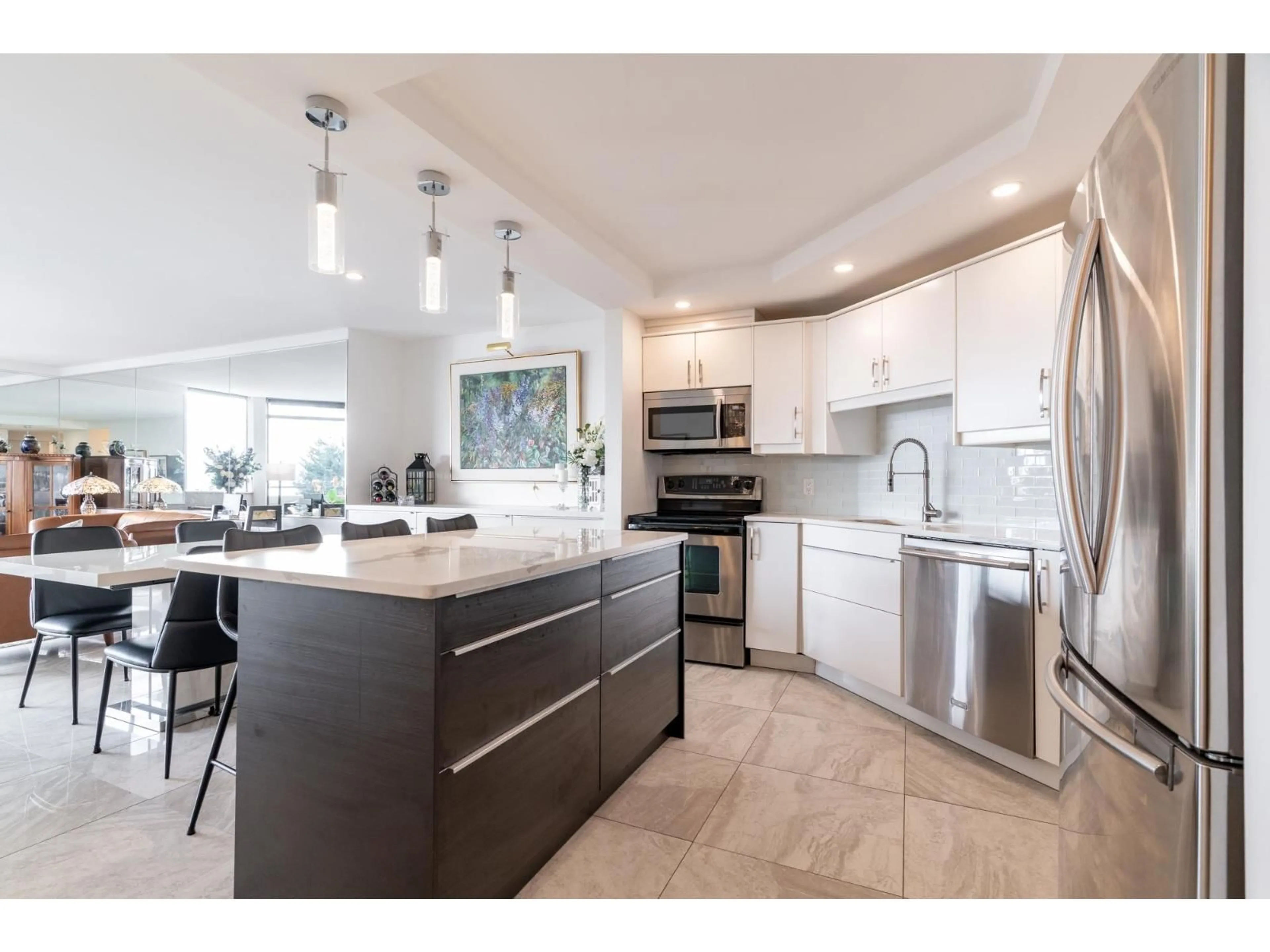 Open concept kitchen, ceramic/tile floor for 405 - 1480 FOSTER STREET, White Rock British Columbia V4B3X7