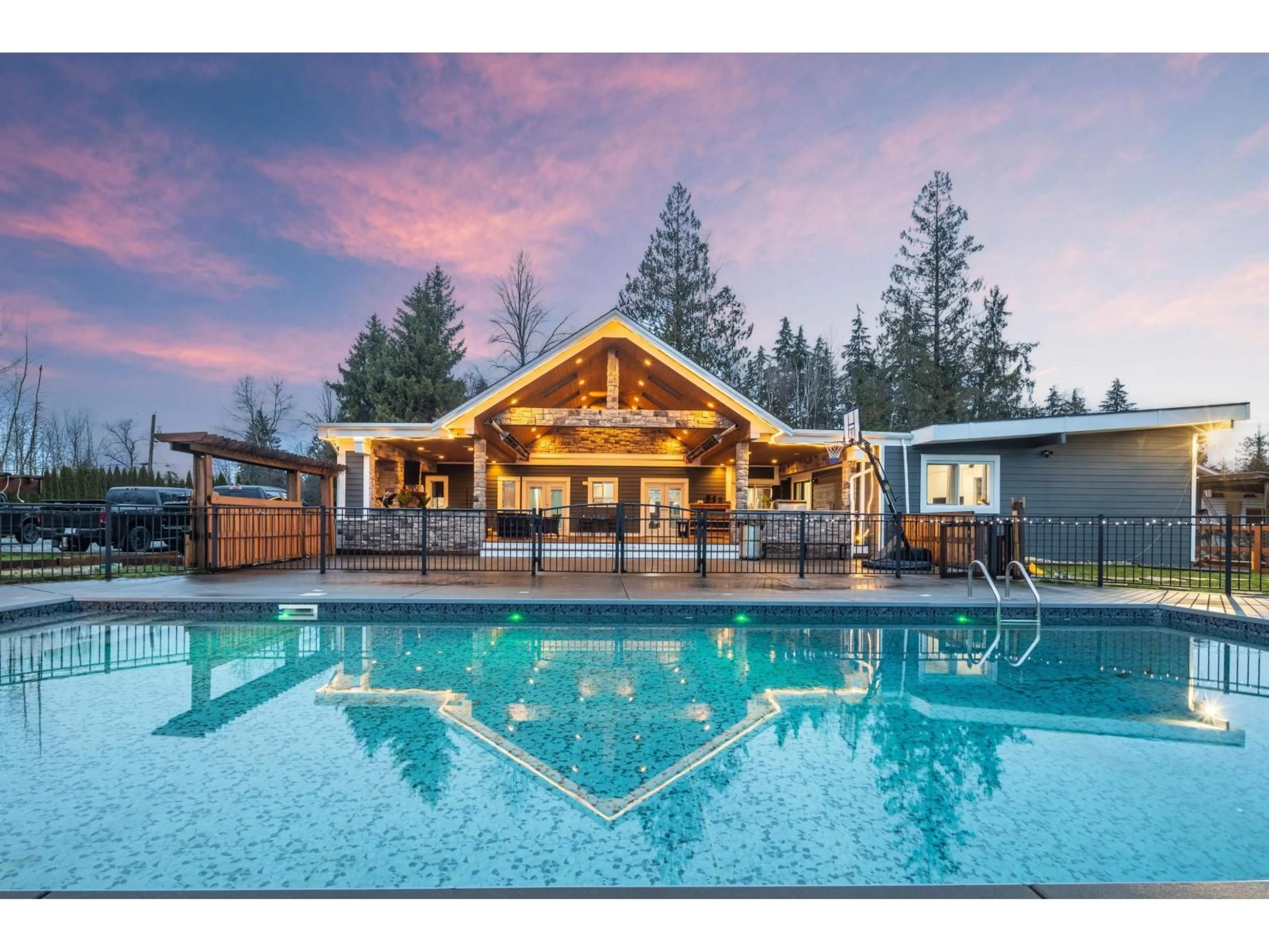 Pool for 21298 36 AVENUE, Langley British Columbia V3A8N6