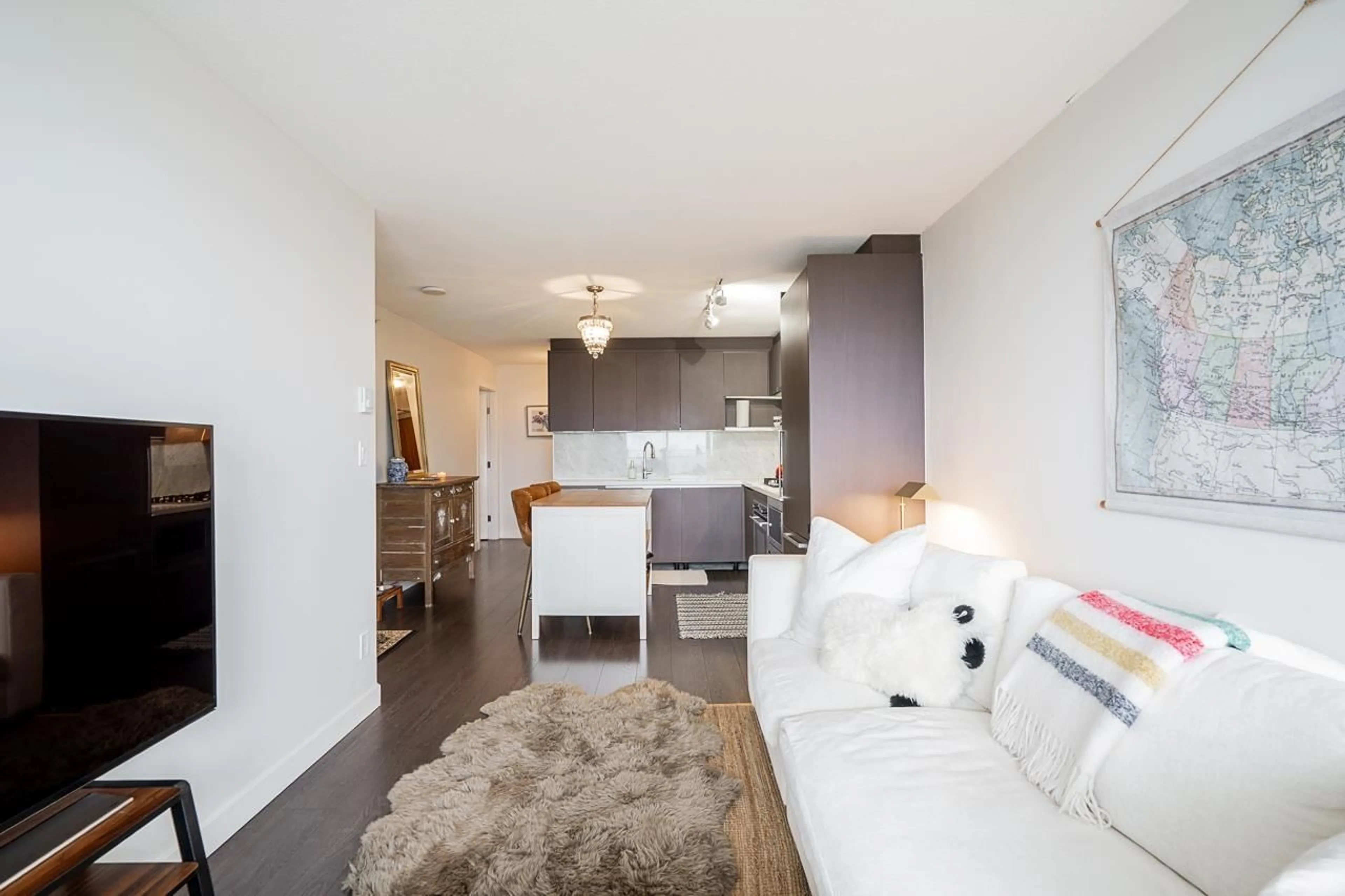 Living room with furniture, wood/laminate floor for 4507 - 13750 100 AVENUE, Surrey British Columbia V3T0L3