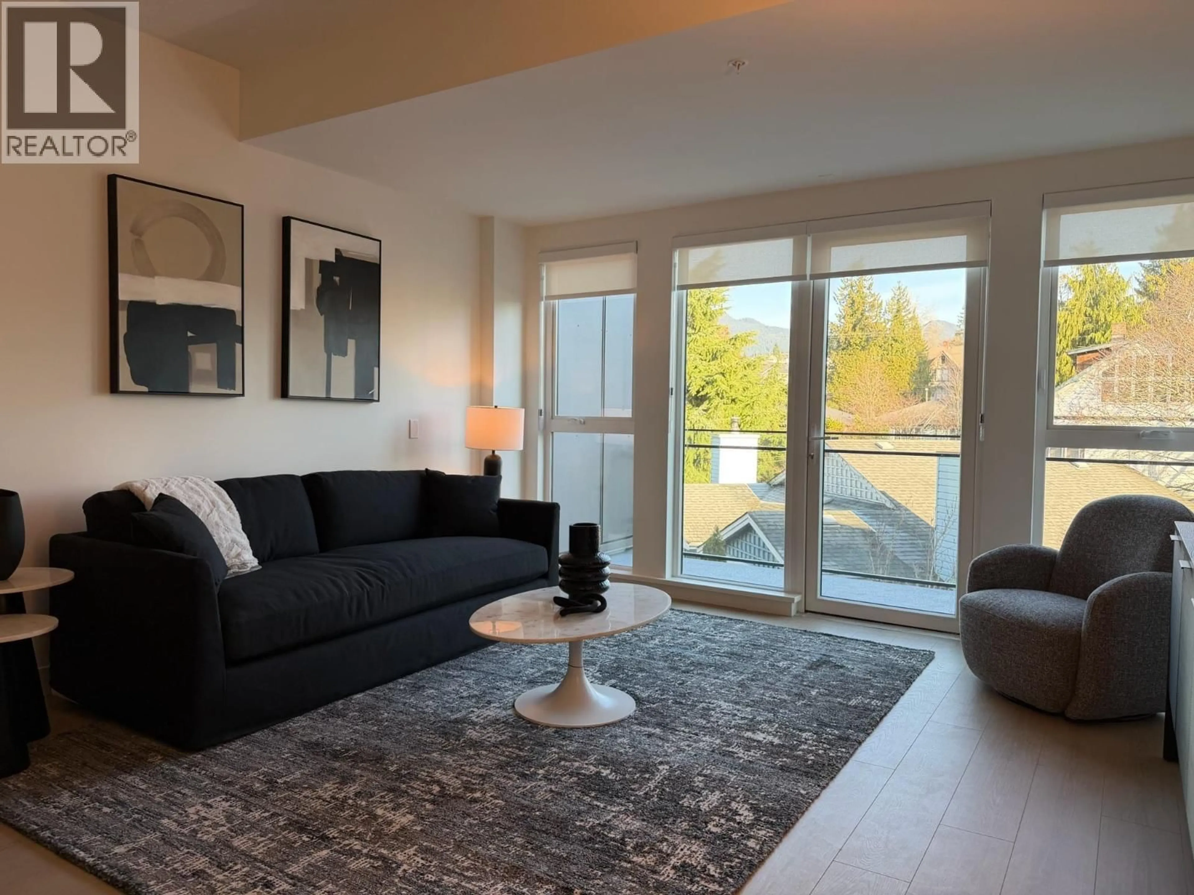 Living room with furniture, unknown for 419 - 422 3RD STREET, North Vancouver British Columbia V7L0K1