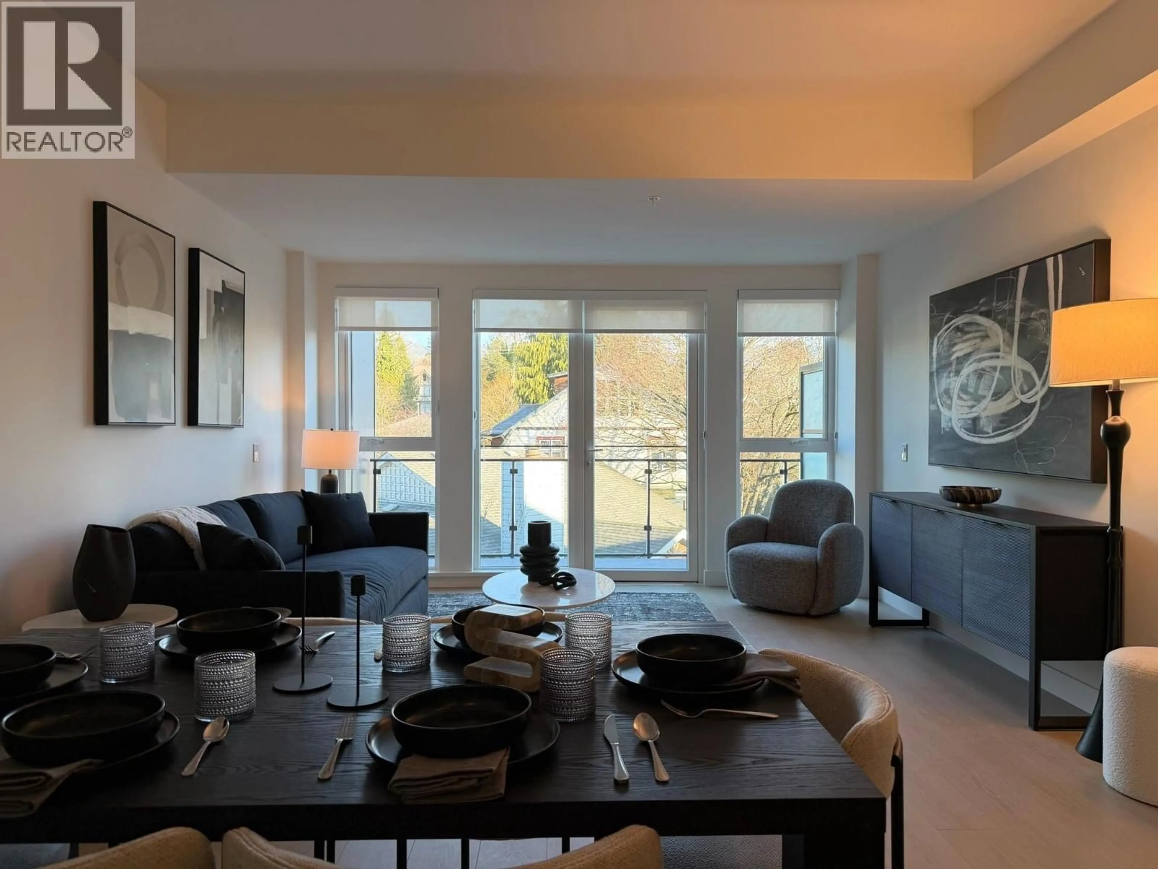 Living room with furniture, unknown for 419 - 422 3RD STREET, North Vancouver British Columbia V7L0K1