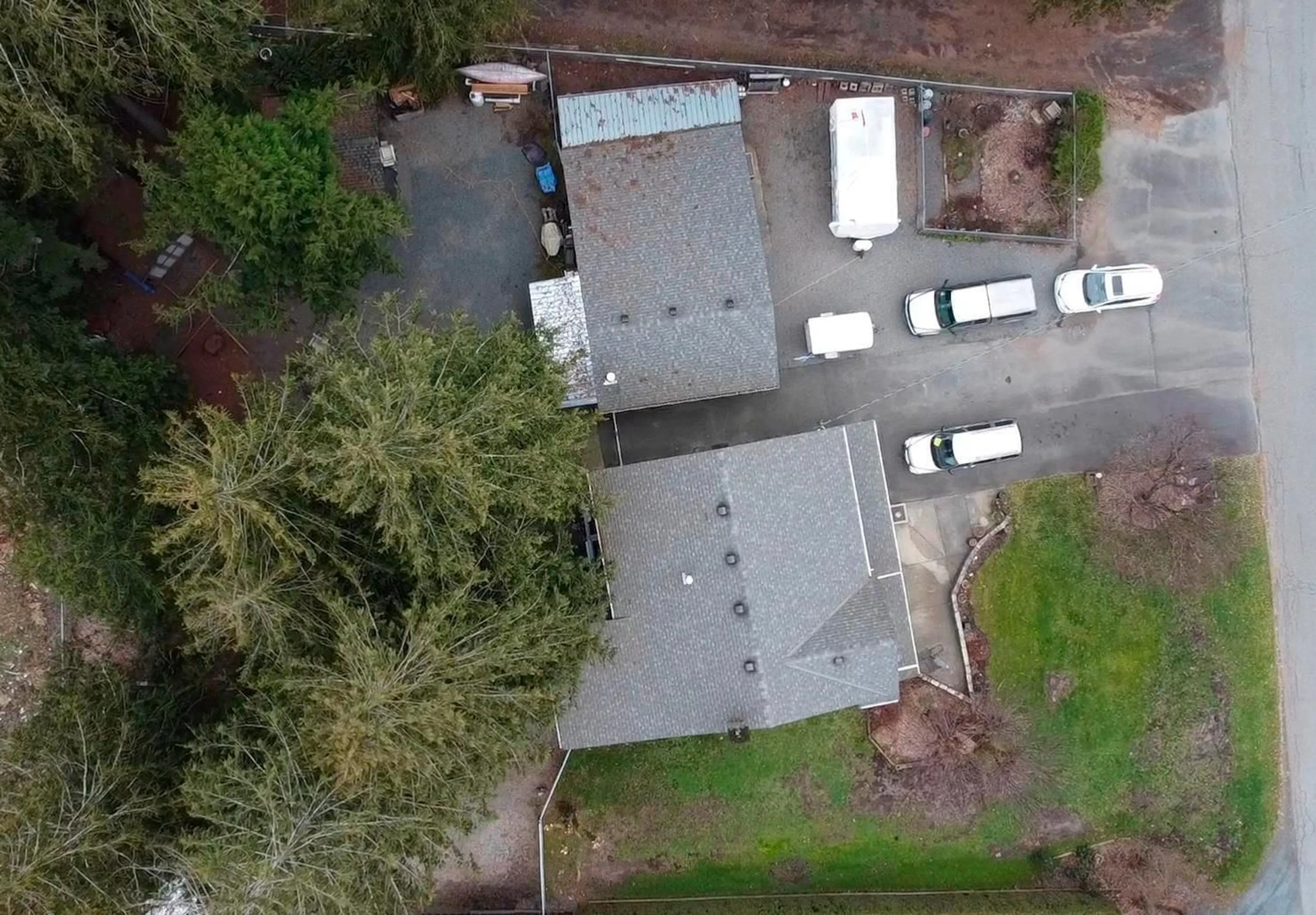 A pic from outside/outdoor area/front of a property/back of a property/a pic from drone, street for 3857 KAREN DRIVE, Cultus Lake British Columbia V2R5A5