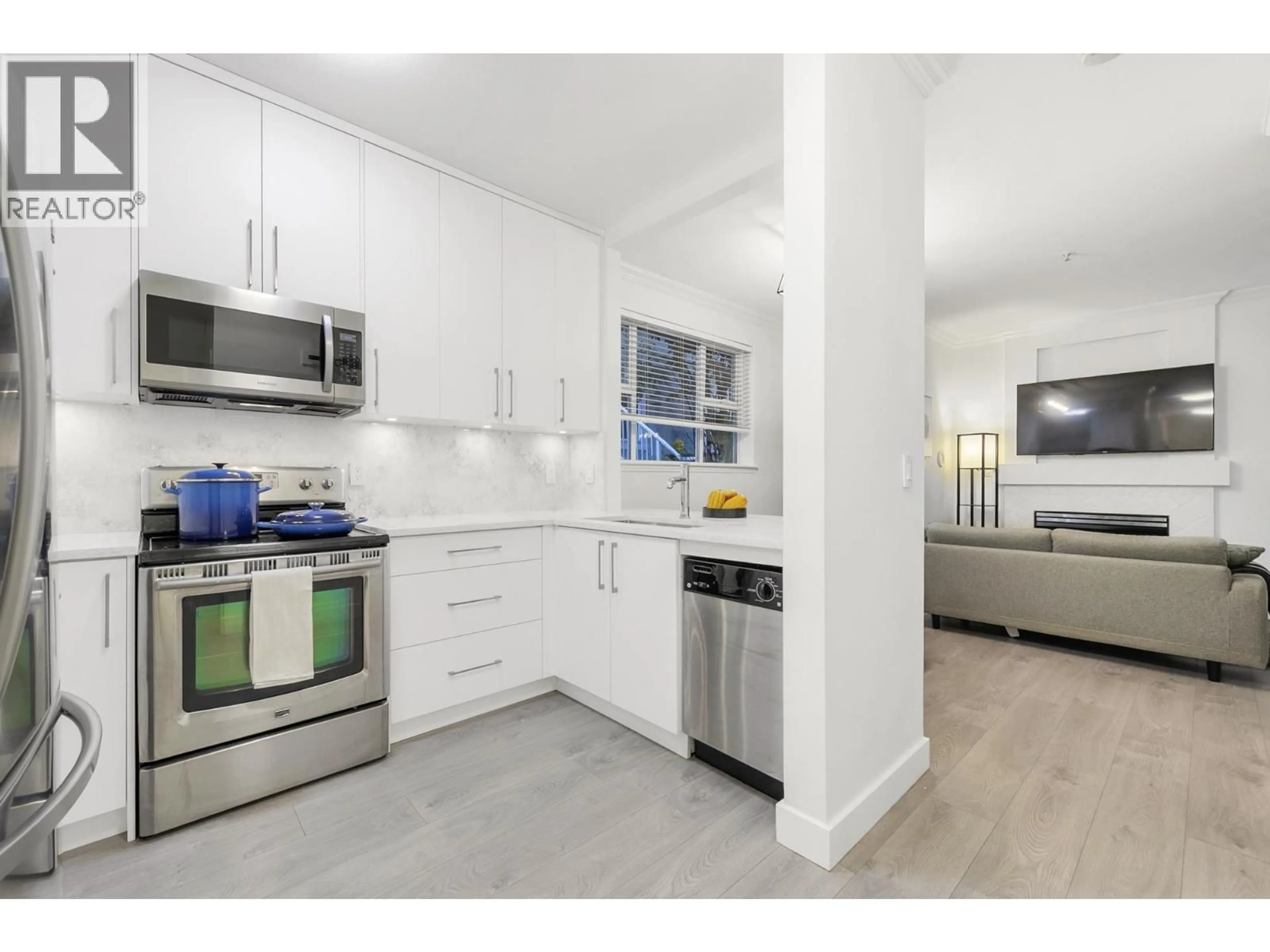 Open concept kitchen, unknown for 101 - 1333 7TH AVENUE, Vancouver British Columbia V6H1B8