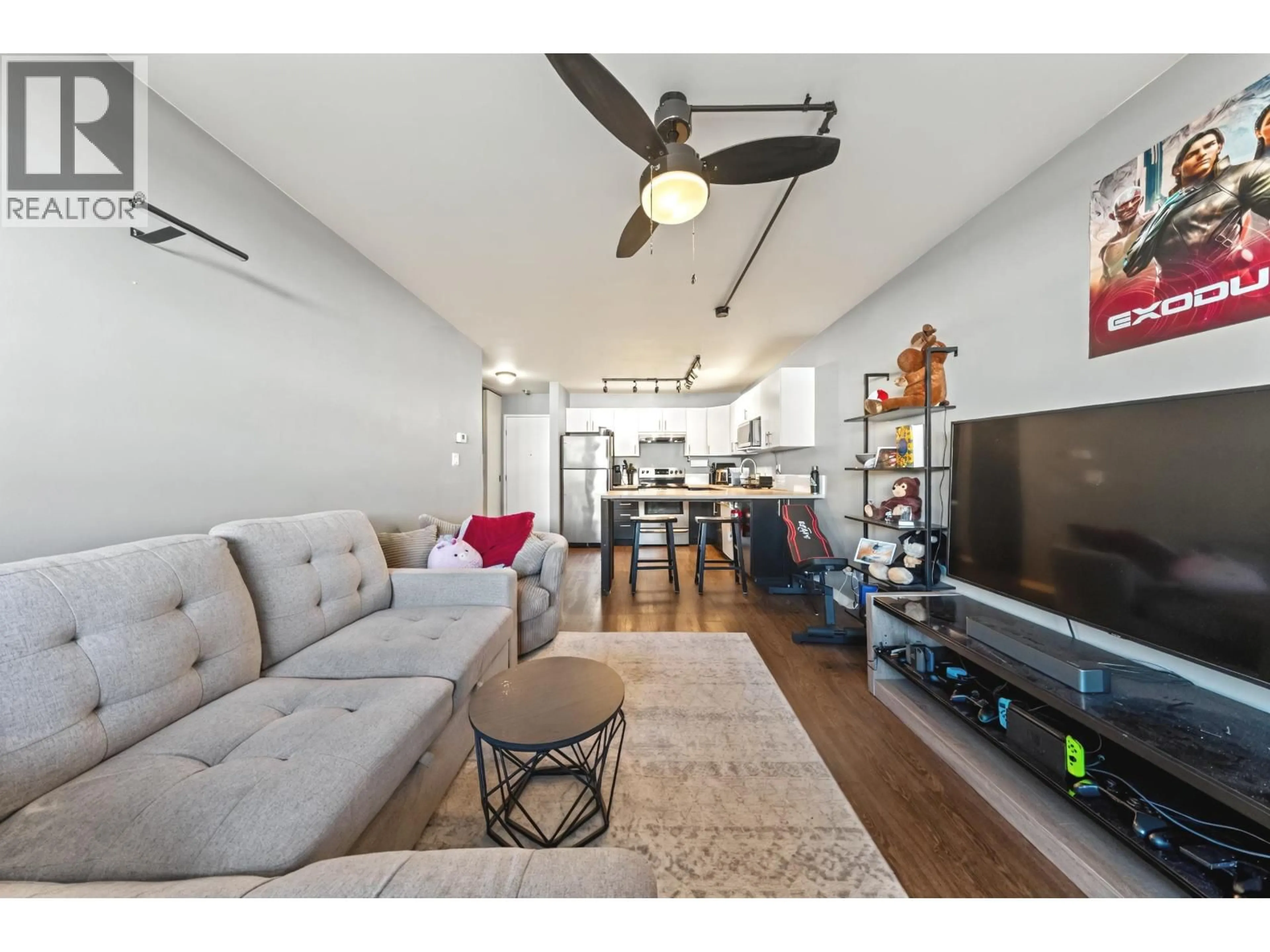 Living room with furniture, unknown for 301 - 1209 HOWIE AVENUE, Coquitlam British Columbia V3J1T9