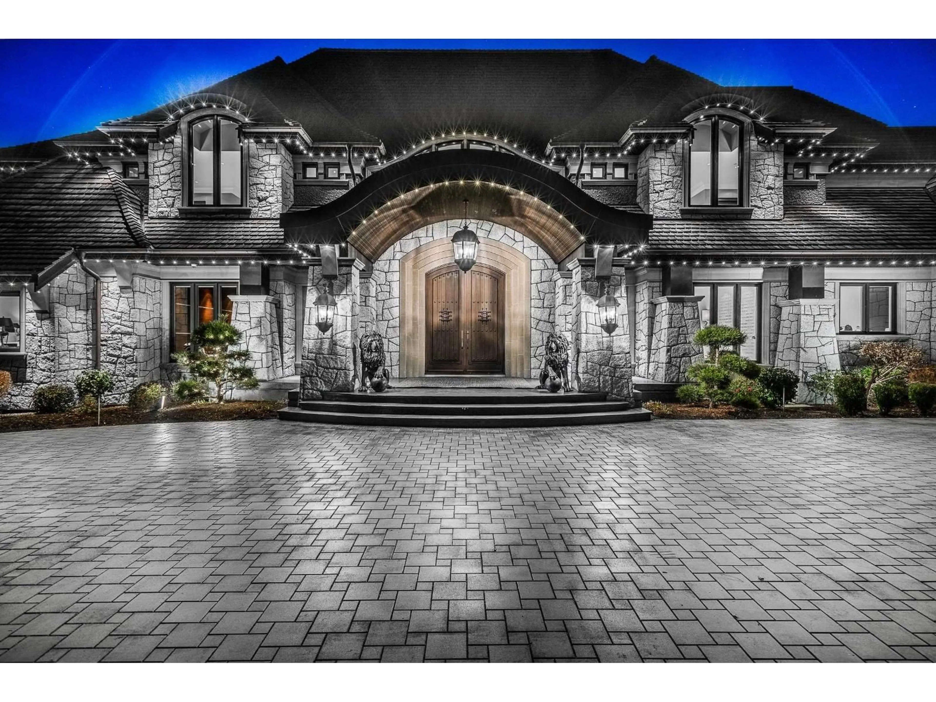 Indoor entryway for 13283 56 AVENUE, Surrey British Columbia V3X2Z5