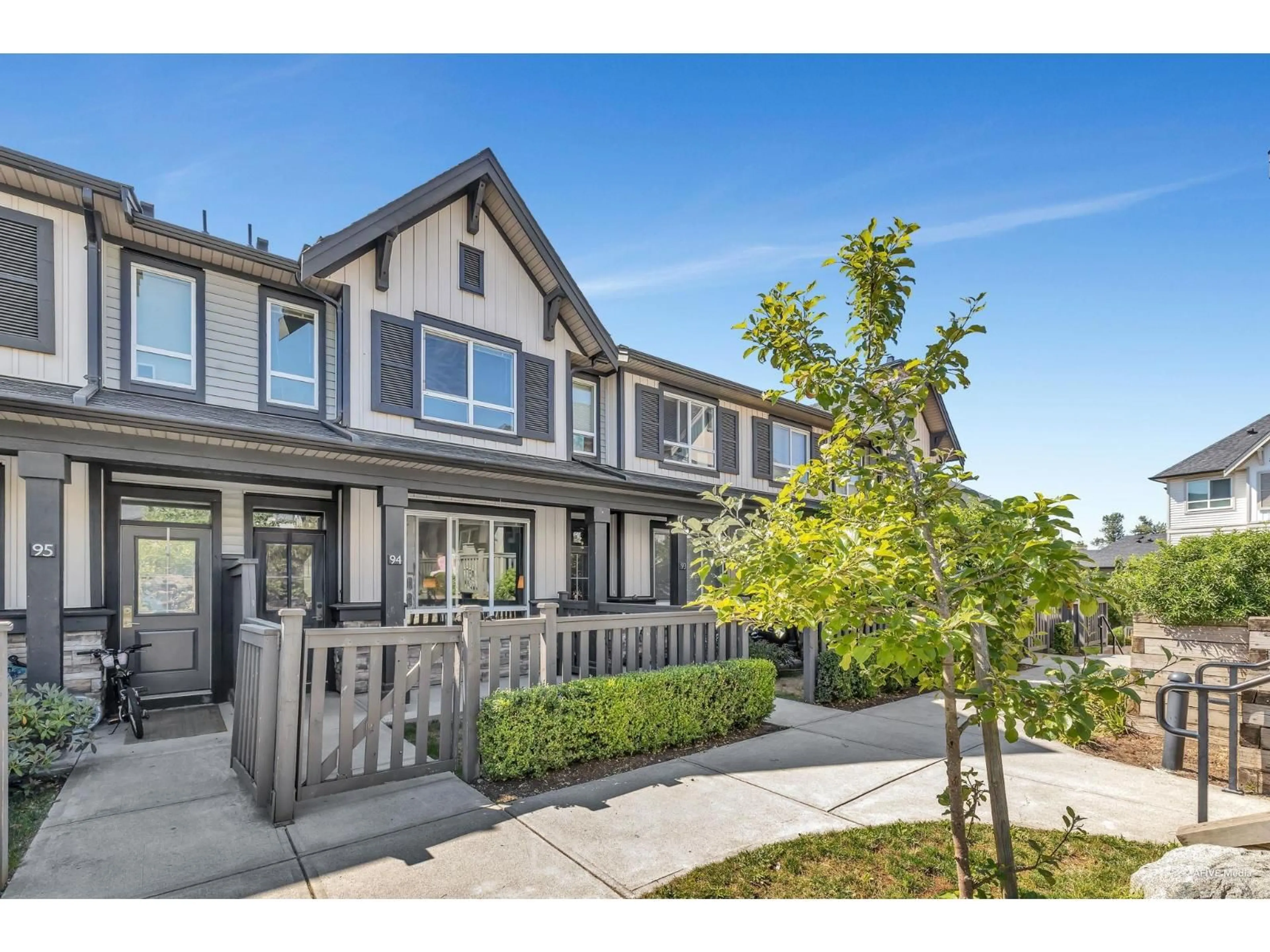 Home with vinyl exterior material, street for 94 - 30930 WESTRIDGE PLACE, Abbotsford British Columbia V2T0H6