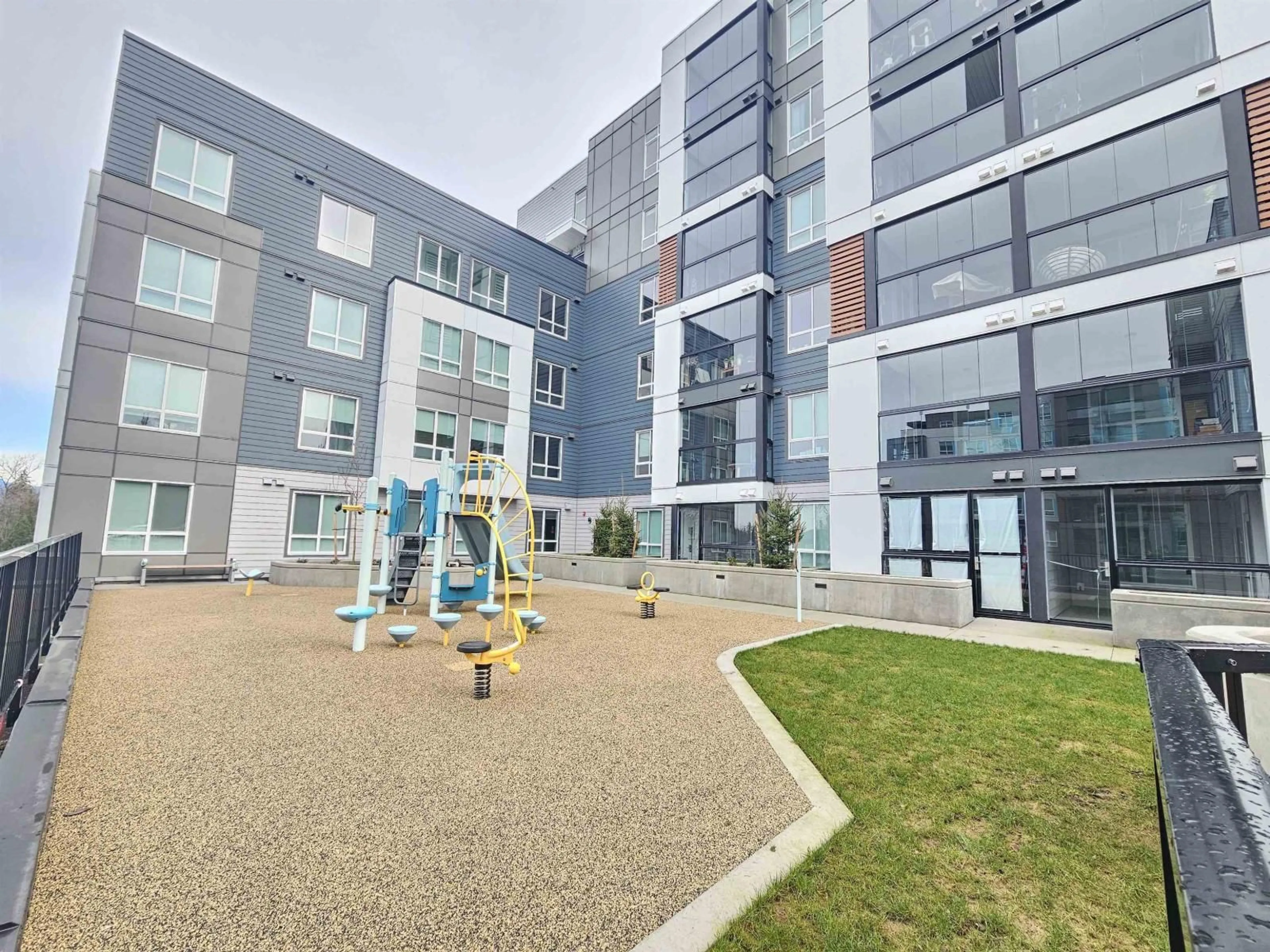 A pic from outside/outdoor area/front of a property/back of a property/a pic from drone, building for 508 - 19953 76 AVENUE, Langley British Columbia V2Y3Y1