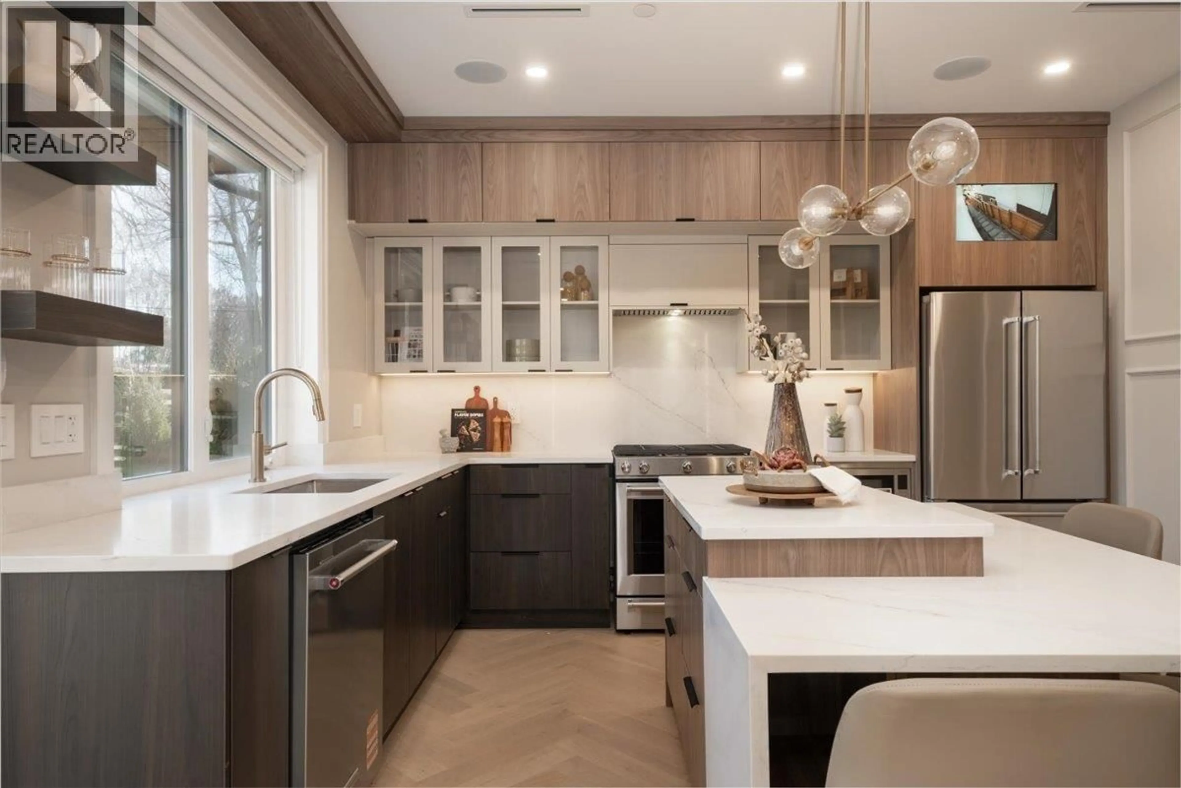 Contemporary kitchen, unknown for 1 - 6061 SHERBROOKE STREET, Vancouver British Columbia V5W3N3