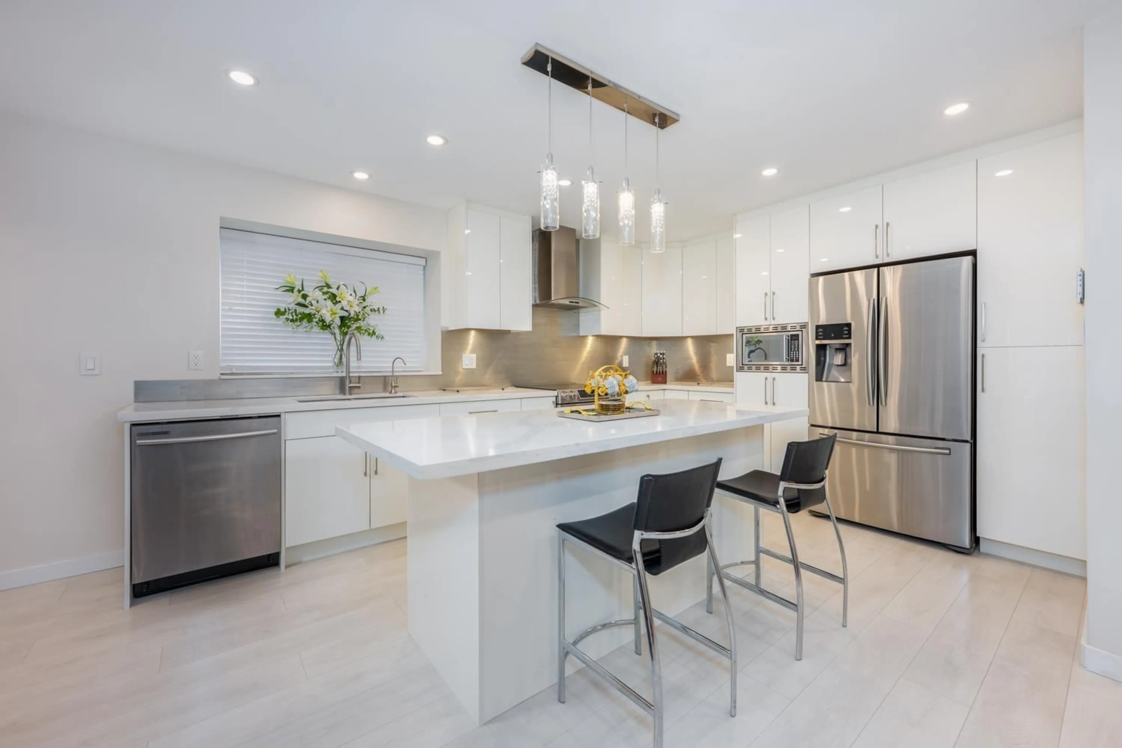 Contemporary kitchen, ceramic/tile floor for 15759 101 AVENUE, Surrey British Columbia V4N2S5