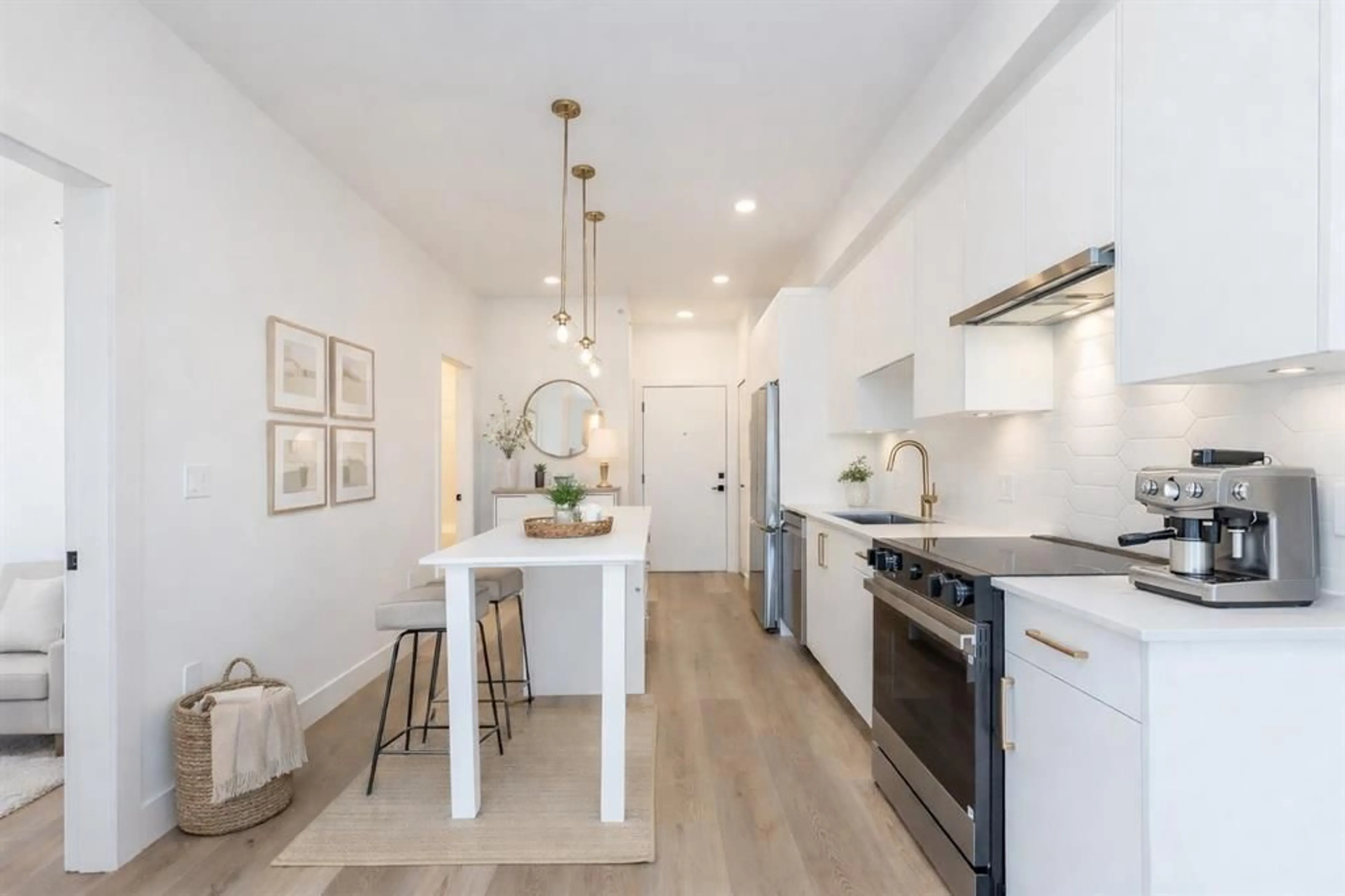 Open concept kitchen, unknown for 404 - 20286 72B AVENUE, Langley British Columbia V2Y3X4