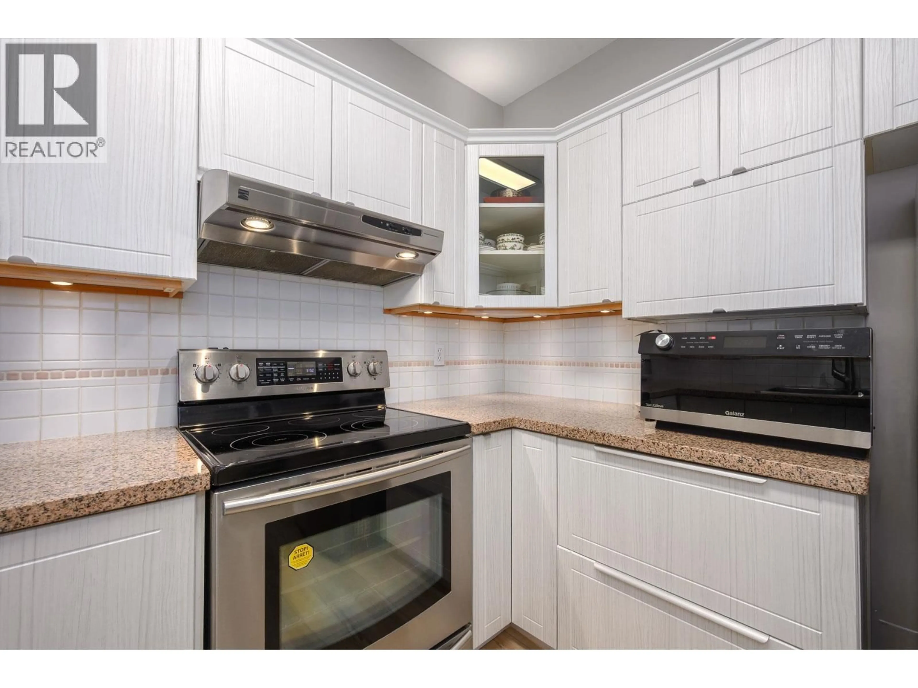Standard kitchen, unknown for 204 - 2995 PRINCESS CRESCENT, Coquitlam British Columbia V3B7N1