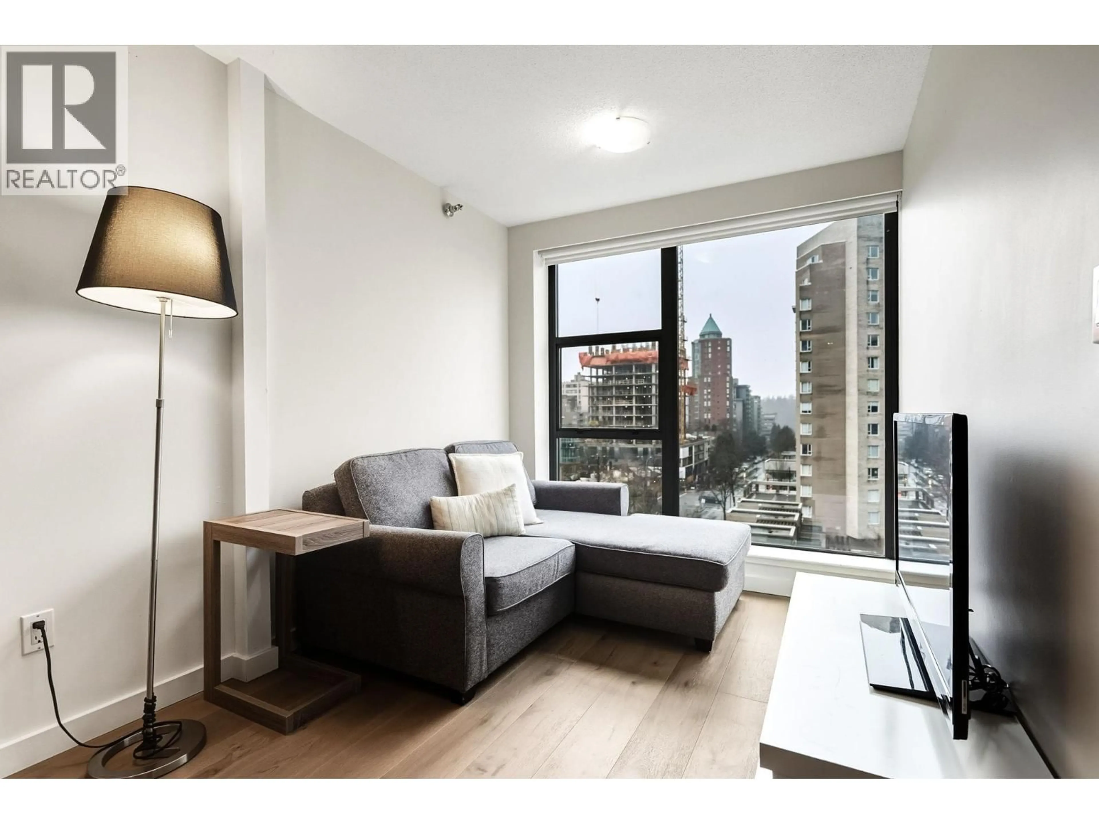 Living room with furniture, wood/laminate floor for 803 - 1723 ALBERNI STREET, Vancouver British Columbia V6G3G9