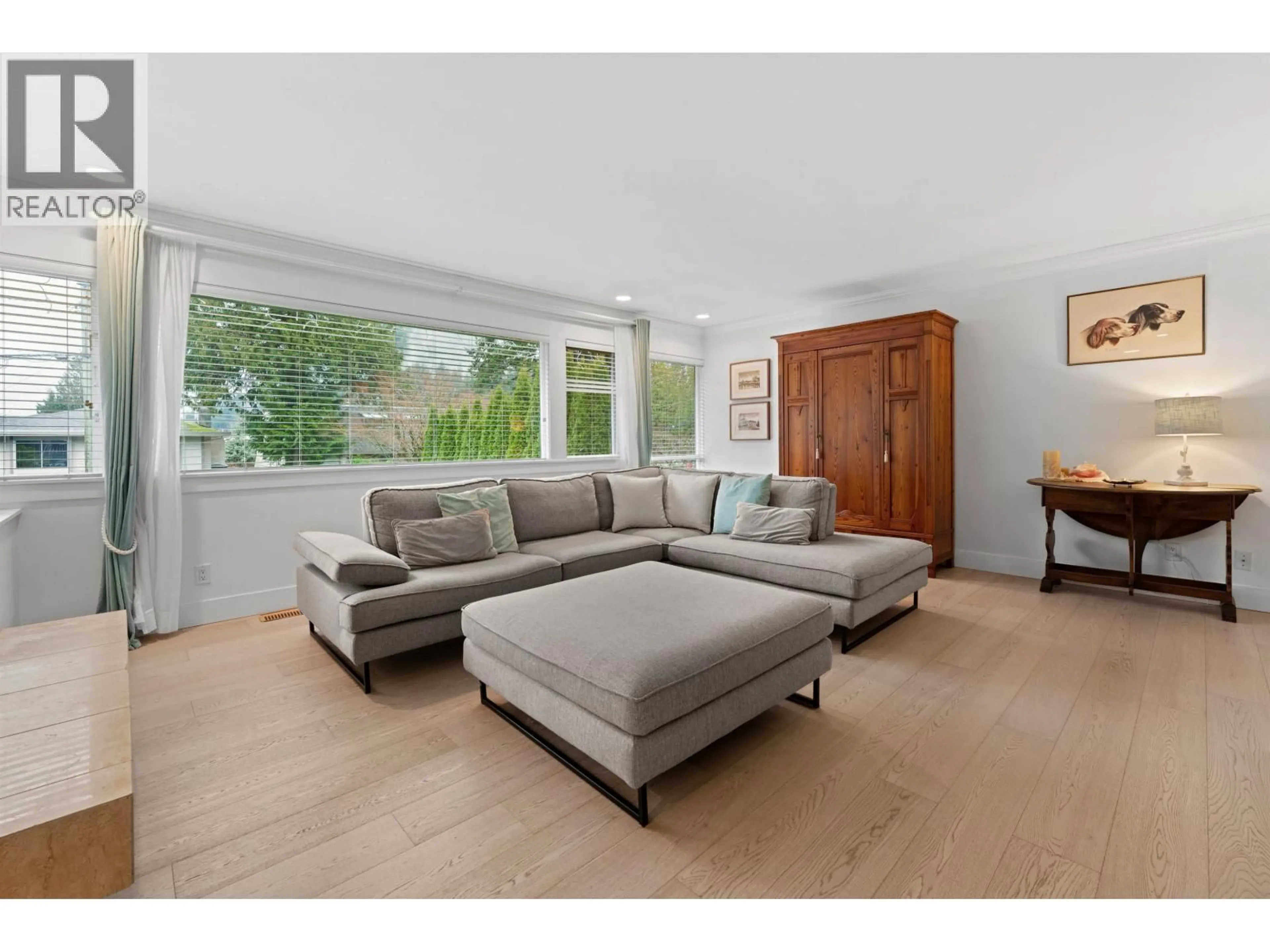 Living room with furniture, unknown for 6422 DOUGLAS STREET, West Vancouver British Columbia V7W2G2