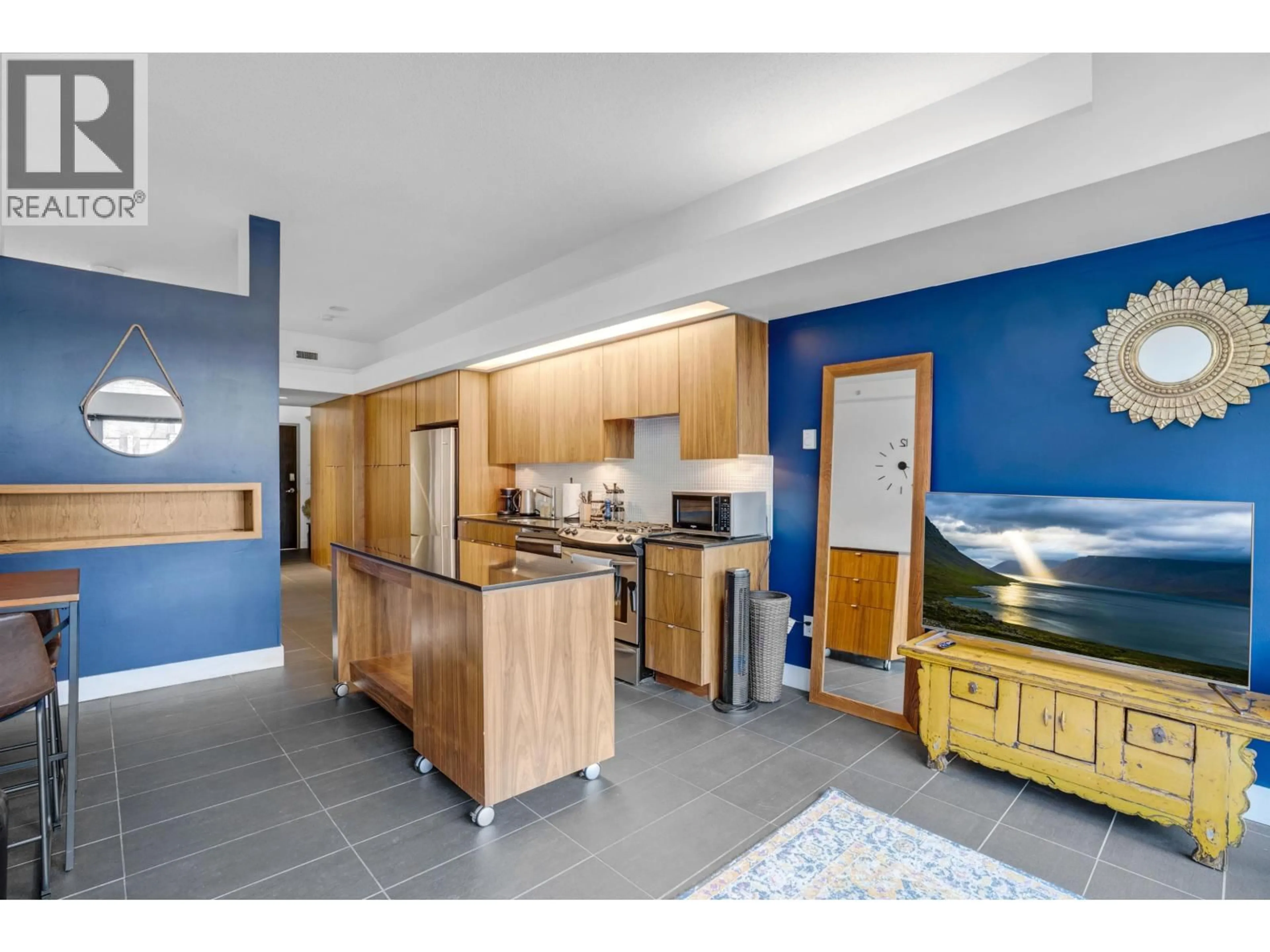 Open concept kitchen, unknown for 309 - 33 PENDER STREET, Vancouver British Columbia V6B0E5