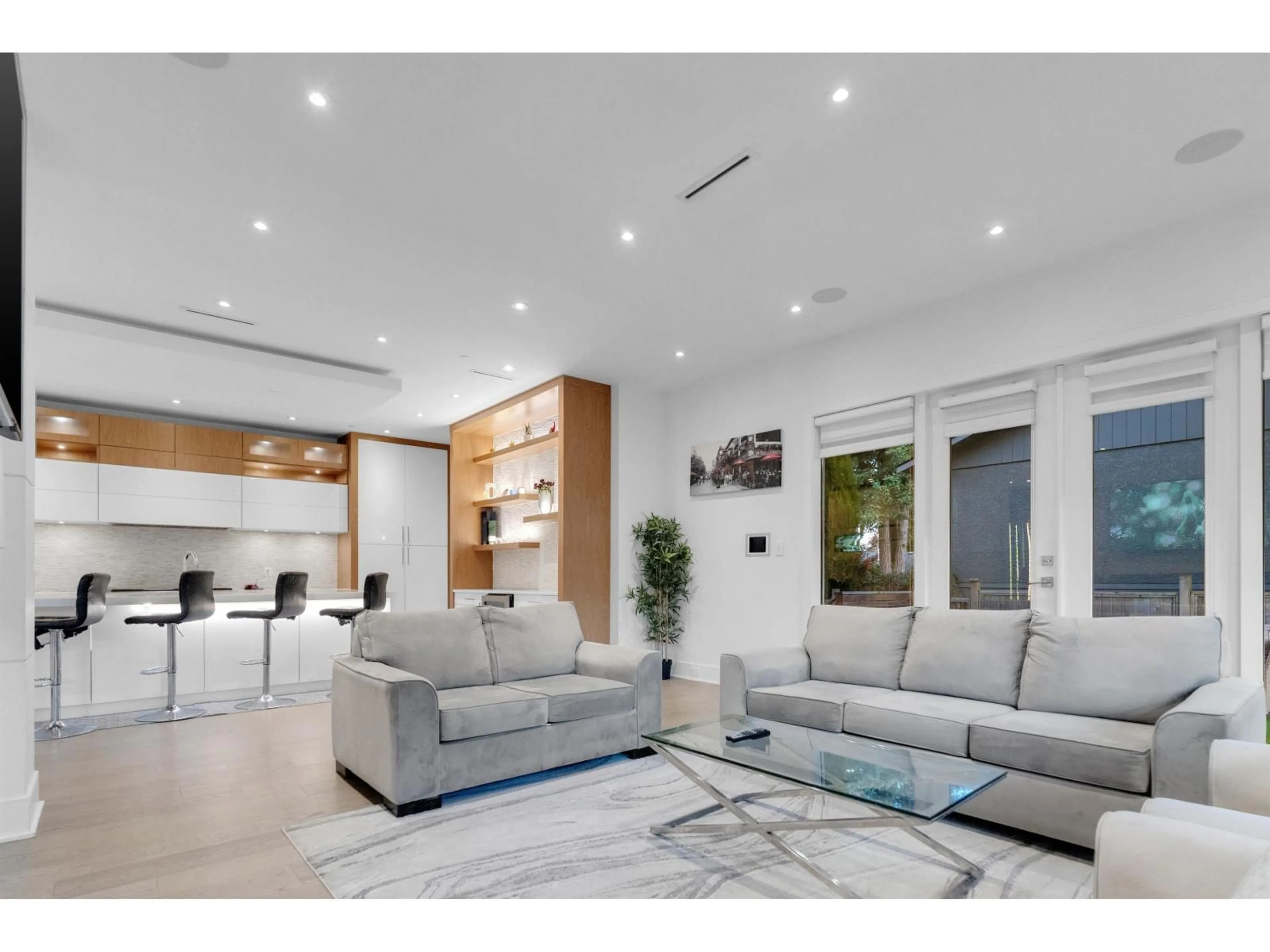 Living room with furniture, unknown for 1440 MAPLE STREET, White Rock British Columbia V4B4N2