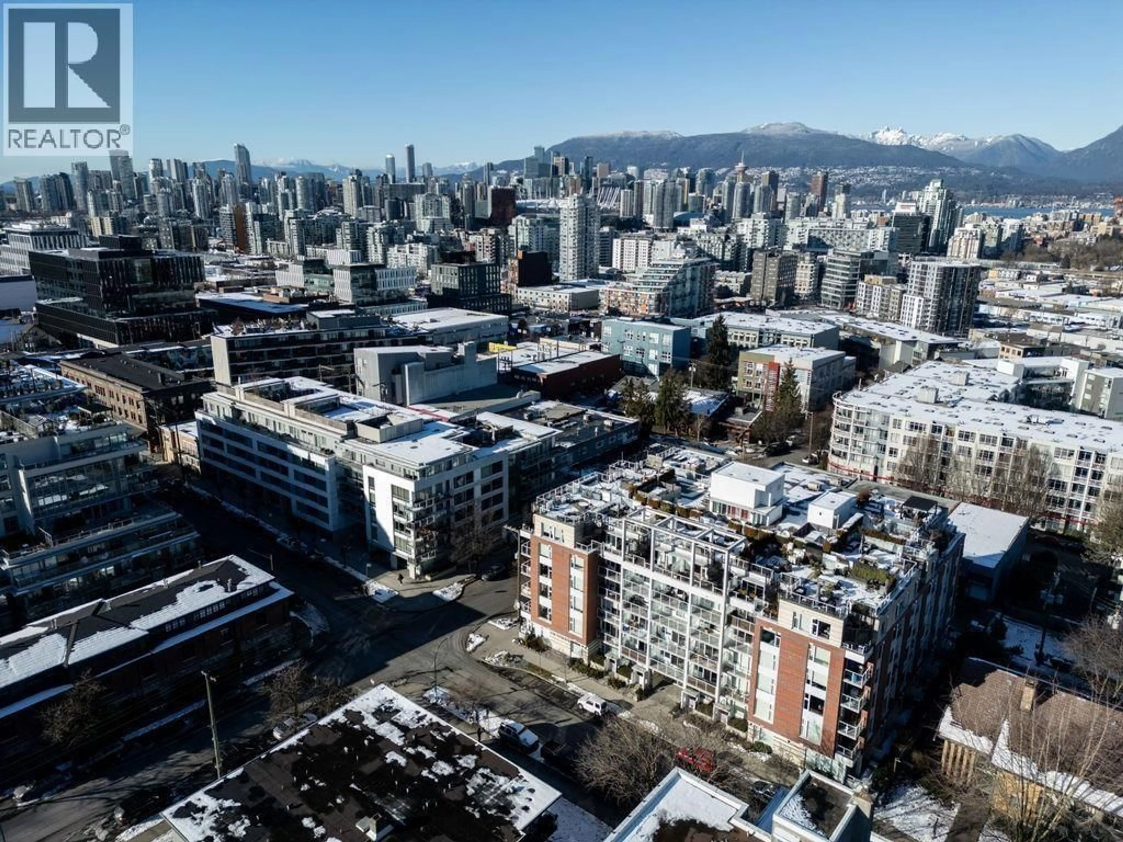 A pic from outside/outdoor area/front of a property/back of a property/a pic from drone, city buildings view from balcony for 521 - 311 6 AVENUE, Vancouver British Columbia V5T1J9