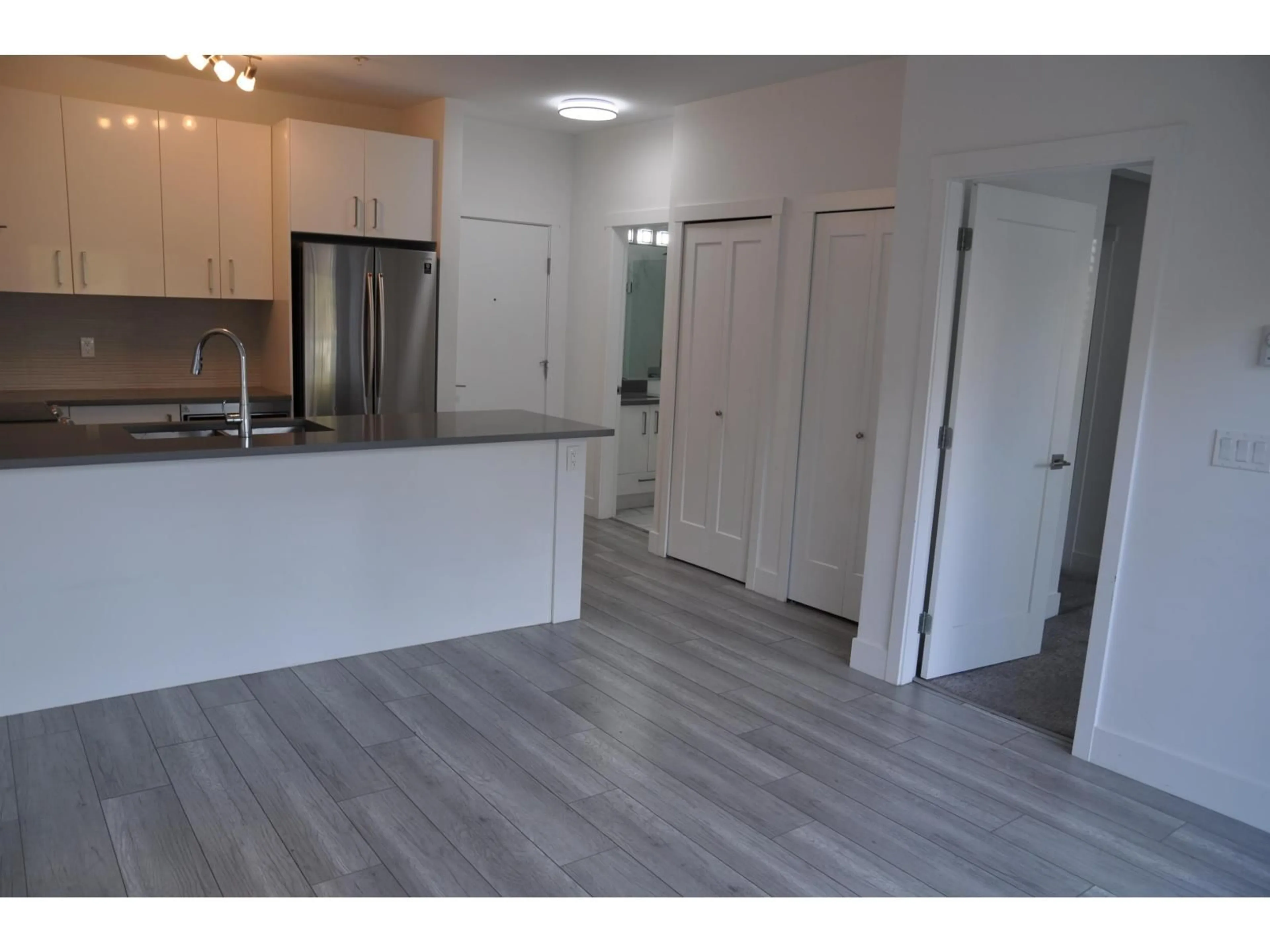 Unknown for 506 - 13978 FRASER HIGHWAY, Surrey British Columbia V3T9P2