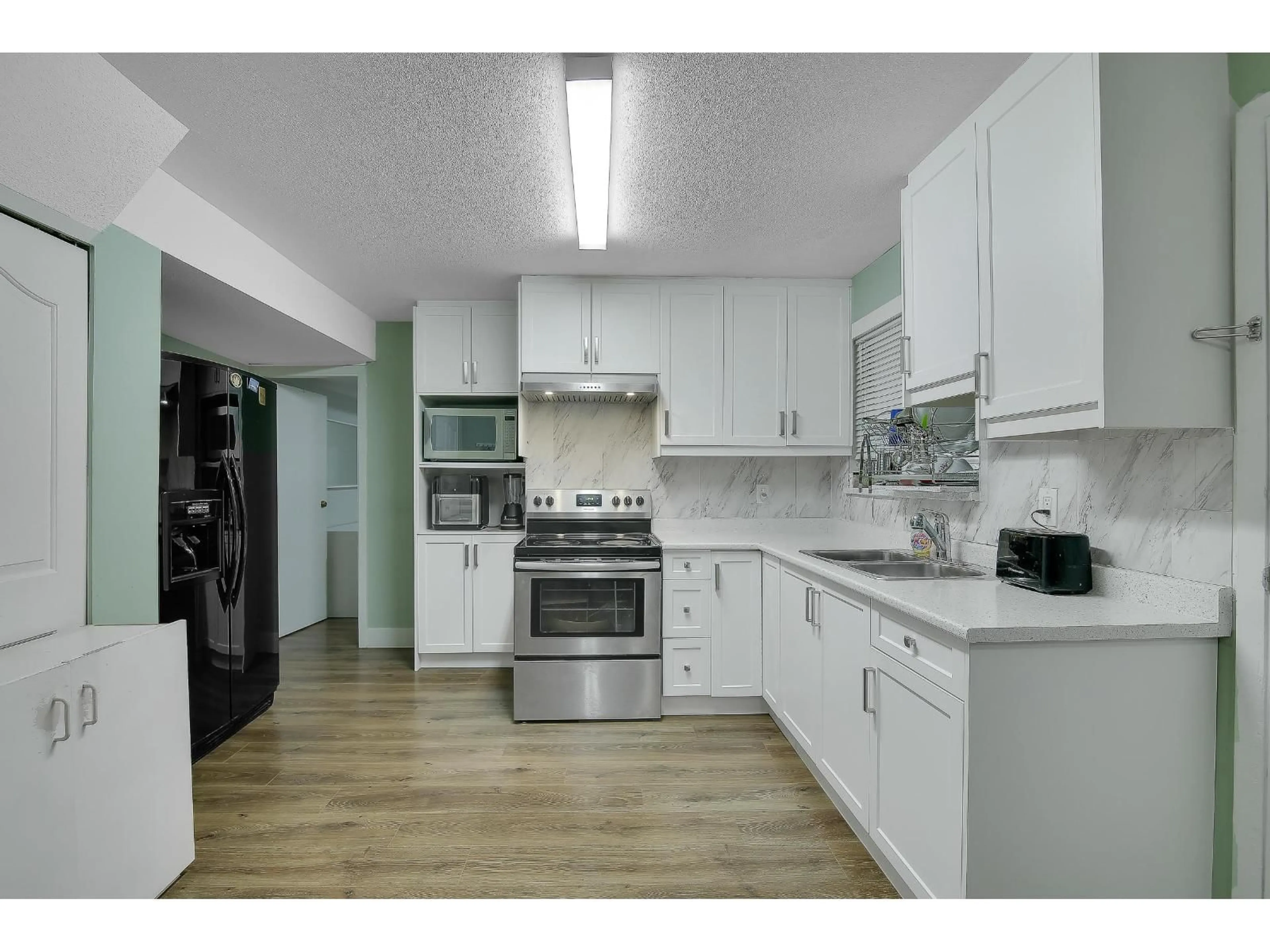 Standard kitchen, unknown for 7846 119A STREET, Delta British Columbia V4C6N6