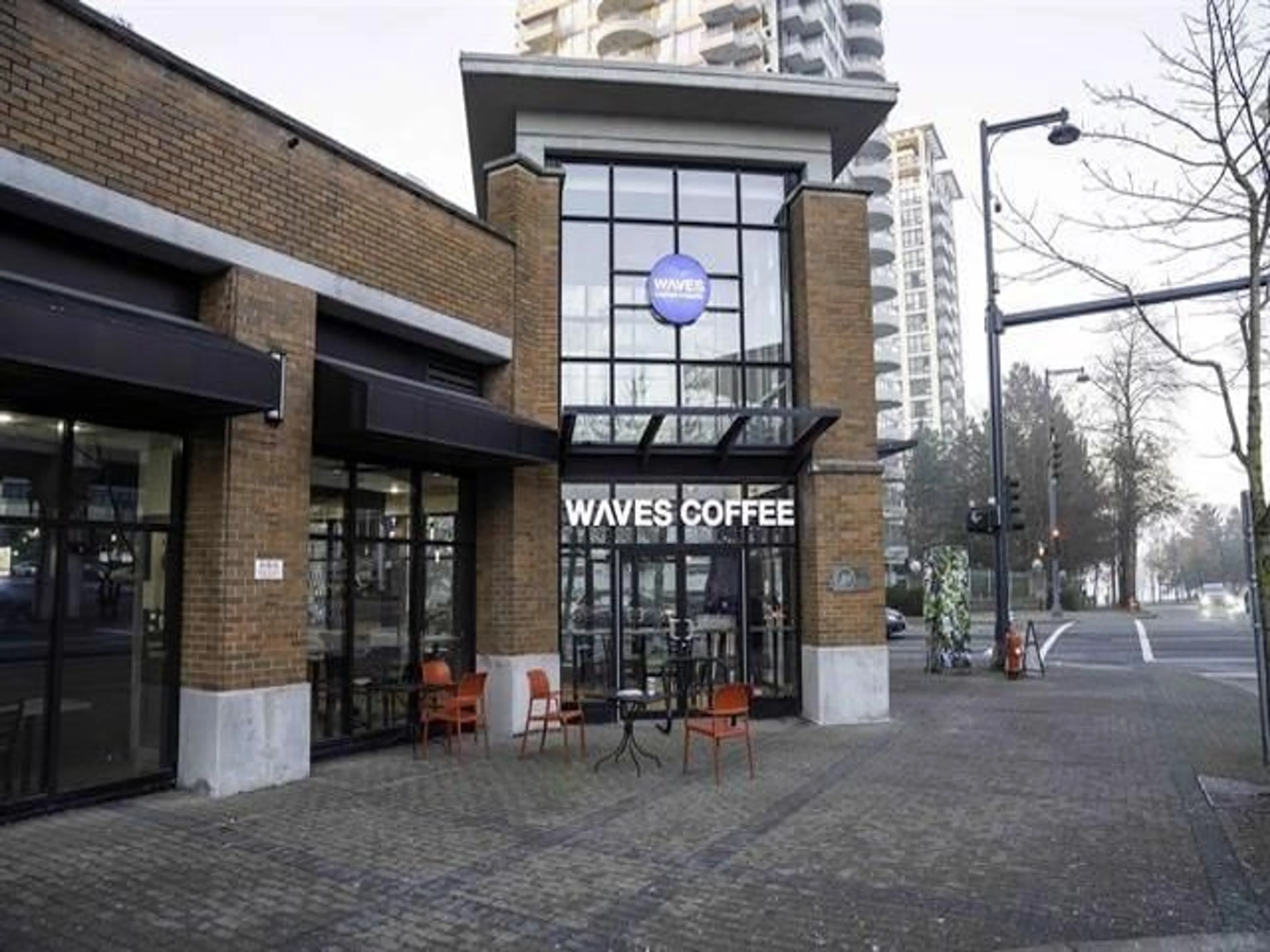 Indoor foyer for 610 - 10777 UNIVERSITY DRIVE, Surrey British Columbia V3T0E6