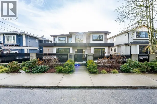 8056 12TH AVENUE, Burnaby
